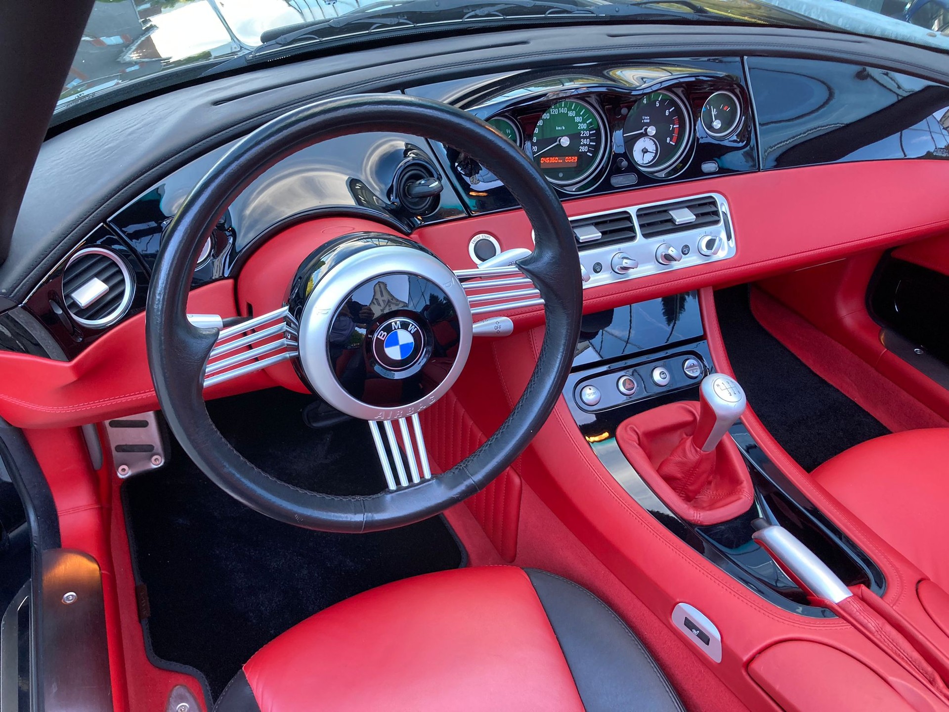 BMW Z8 Roadster-image-15