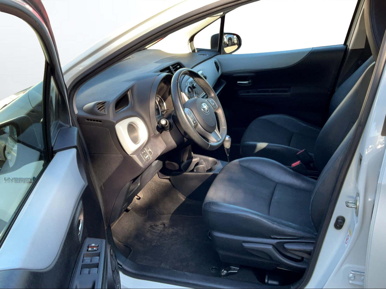 TOYOTA Yaris 1.5 VVT-i HSD Sol-image-5