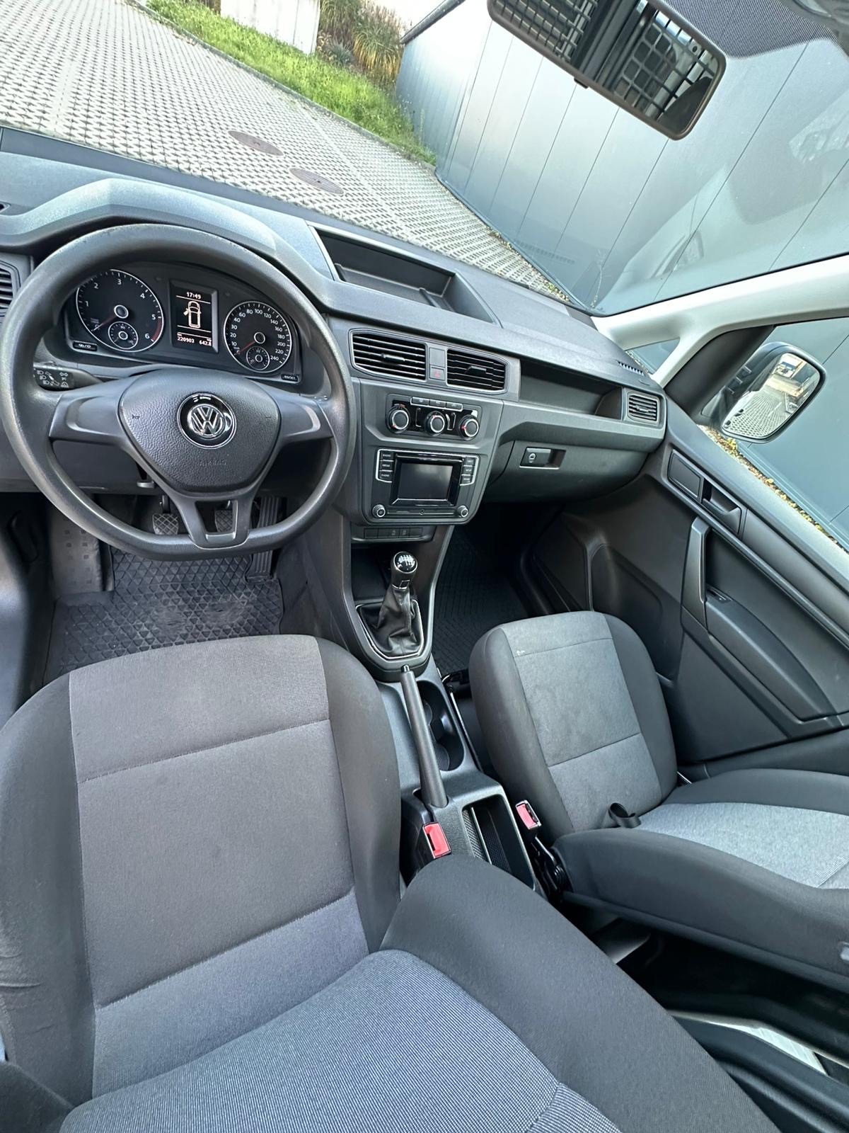 VW Caddy 2.0TDI 4Motion BlueMotion Technology-image-7