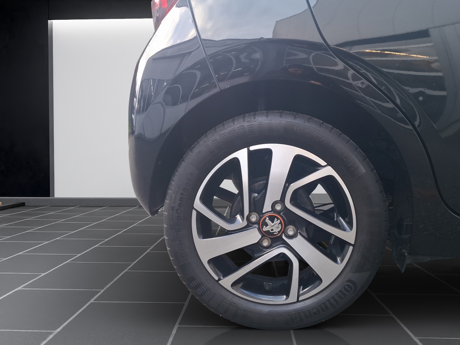 PEUGEOT 108 1.2 VTi R.GarrosTop-image-9