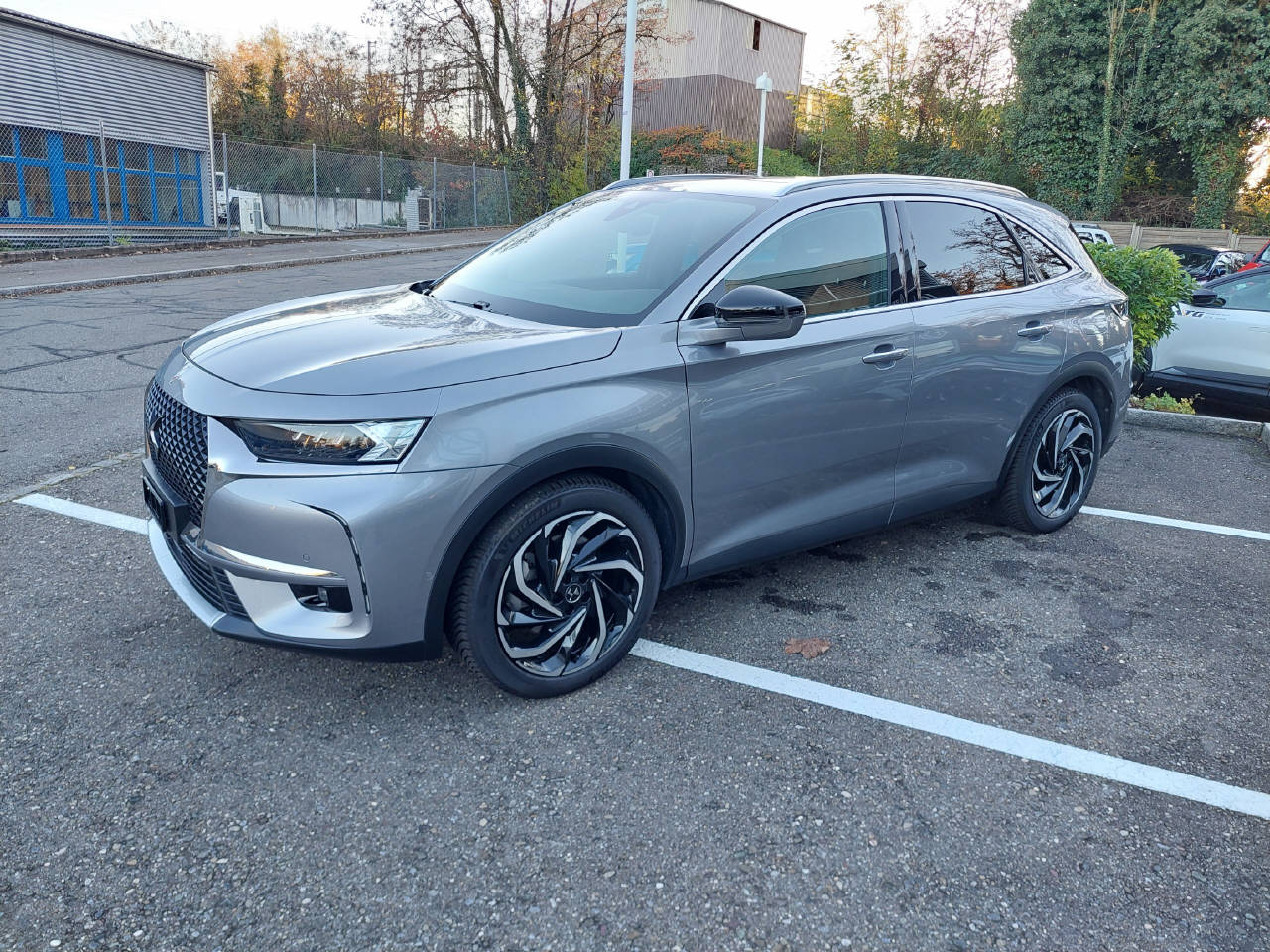 DS AUTOMOBILES DS7 Crossback 1.6 E-Tense Be Chic 4x4 300PS-image-2
