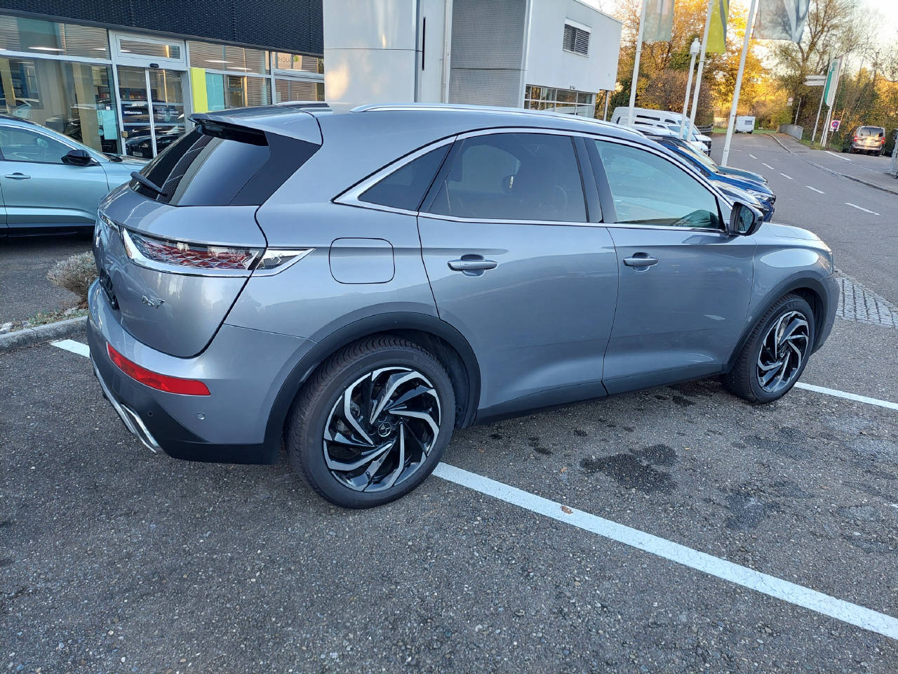 DS AUTOMOBILES DS7 Crossback 1.6 E-Tense Be Chic 4x4 300PS-image-5