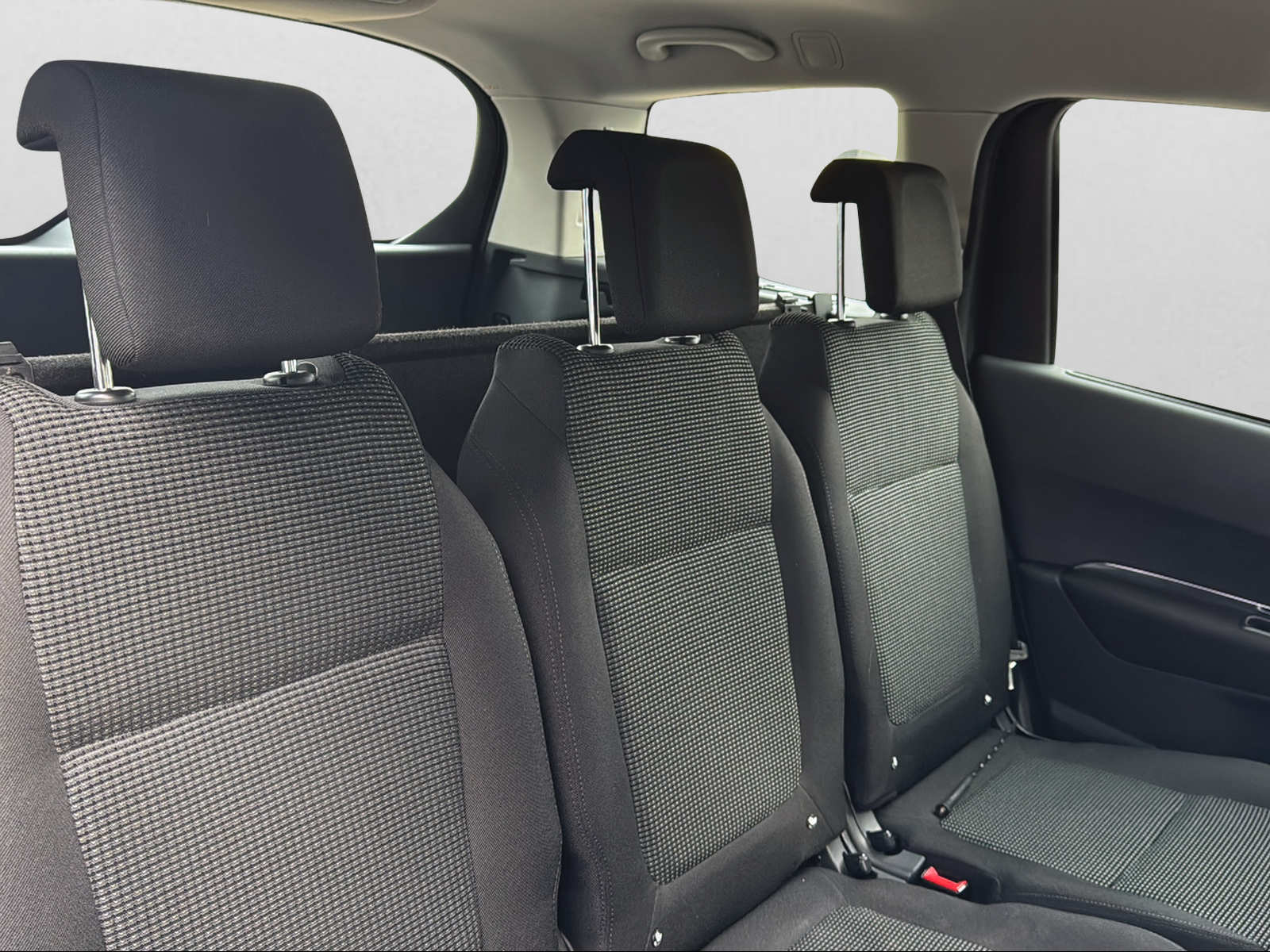 PEUGEOT 5008 1.6 16V VTI Sport-image-14