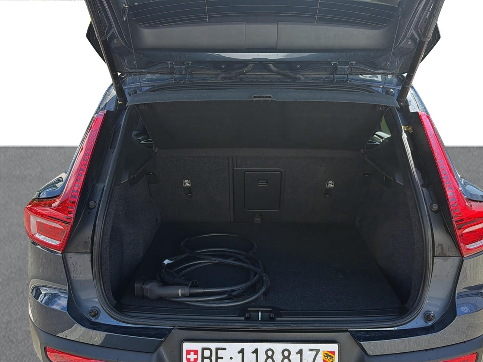 VOLVO XC40 P8 Twin Pro AWD-image-14