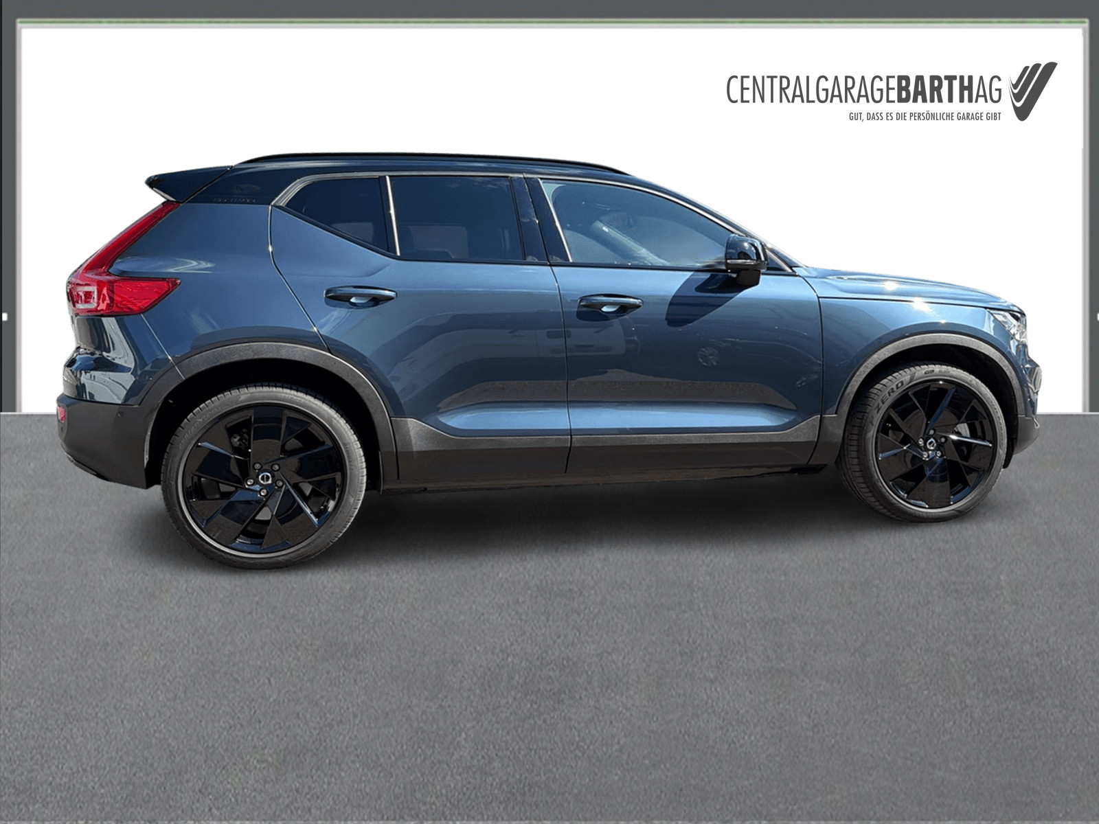 VOLVO XC40 P8 Twin Pro AWD-image-4