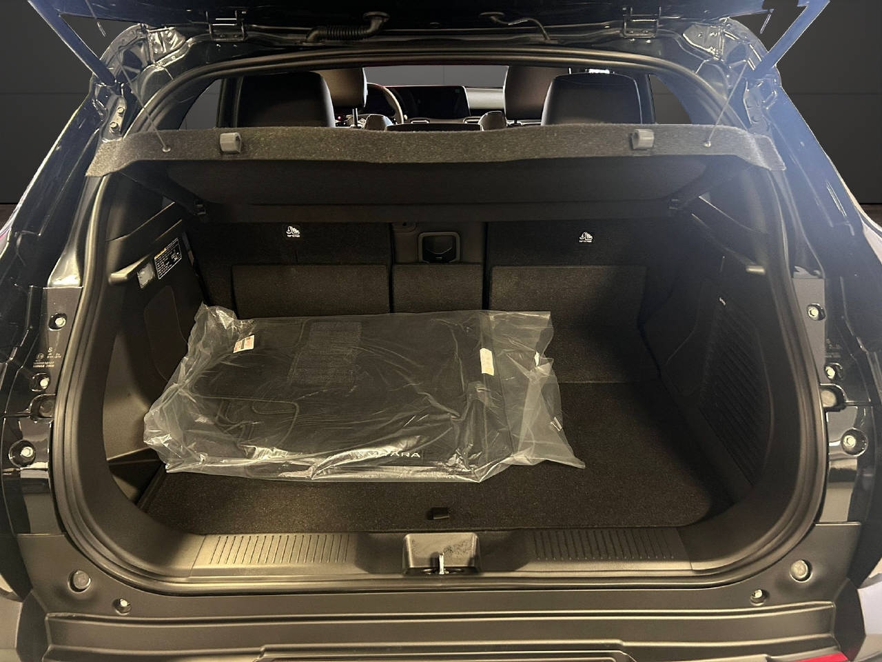 SUZUKI e Vitara Compact Top 4x4-image-6