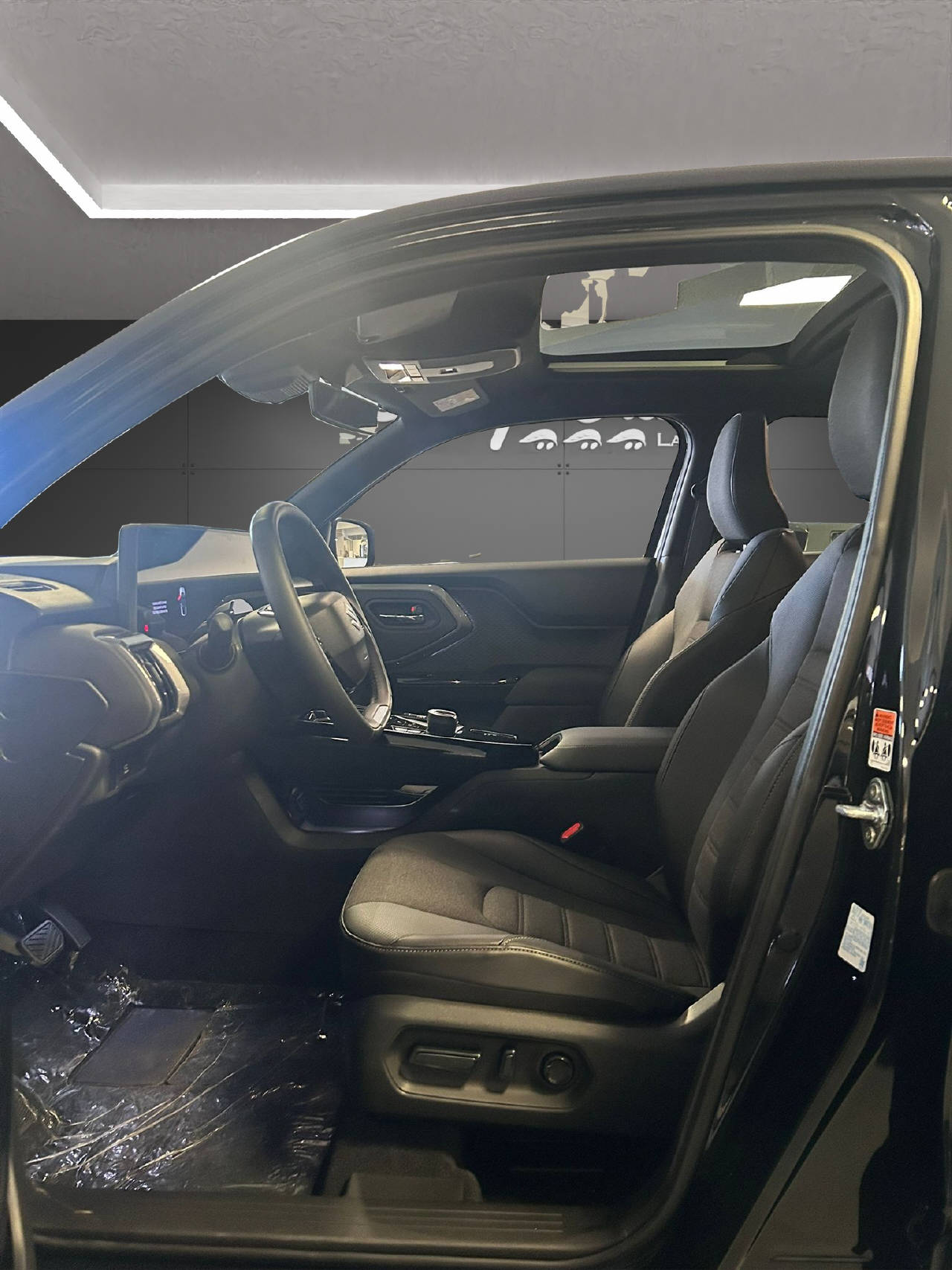 SUZUKI e Vitara Compact Top 4x4-image-2