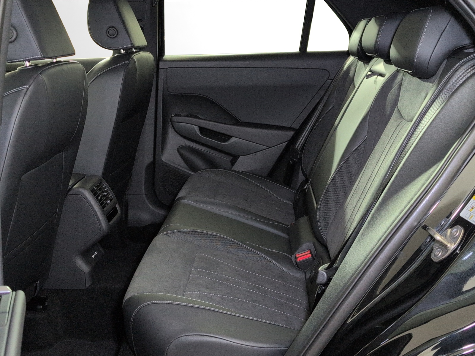 VW T-Roc 1.5 eTSI mHEV Style DSG-image-7