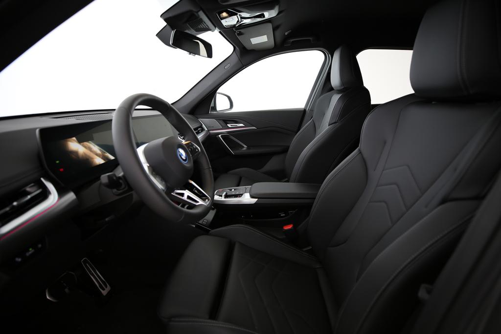 BMW X1 30e xDrive-image-3
