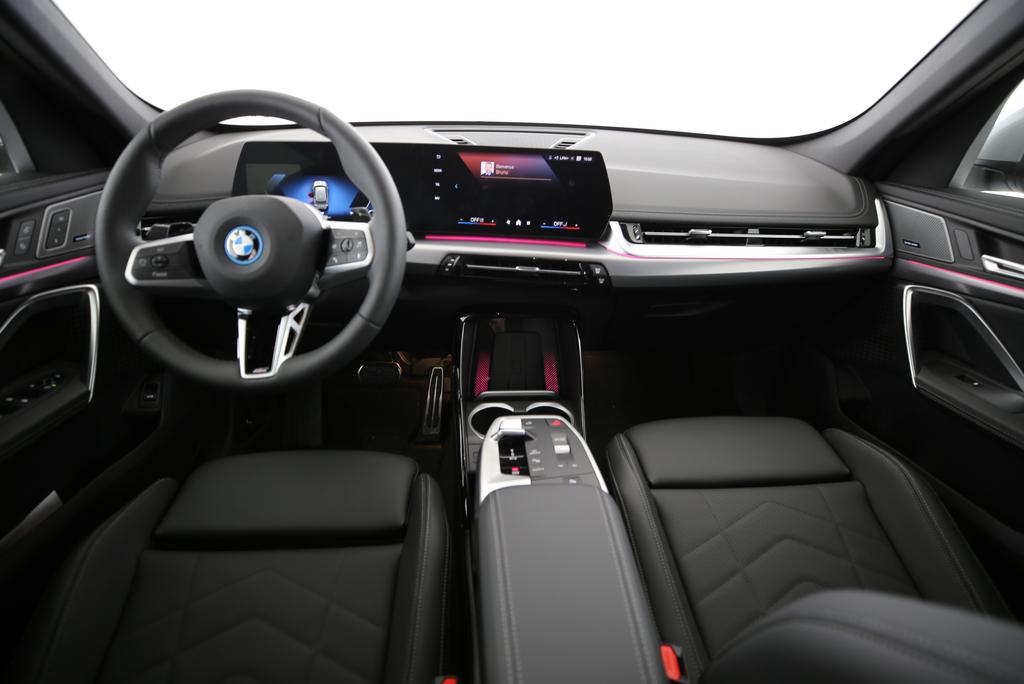 BMW X1 30e xDrive-image-4