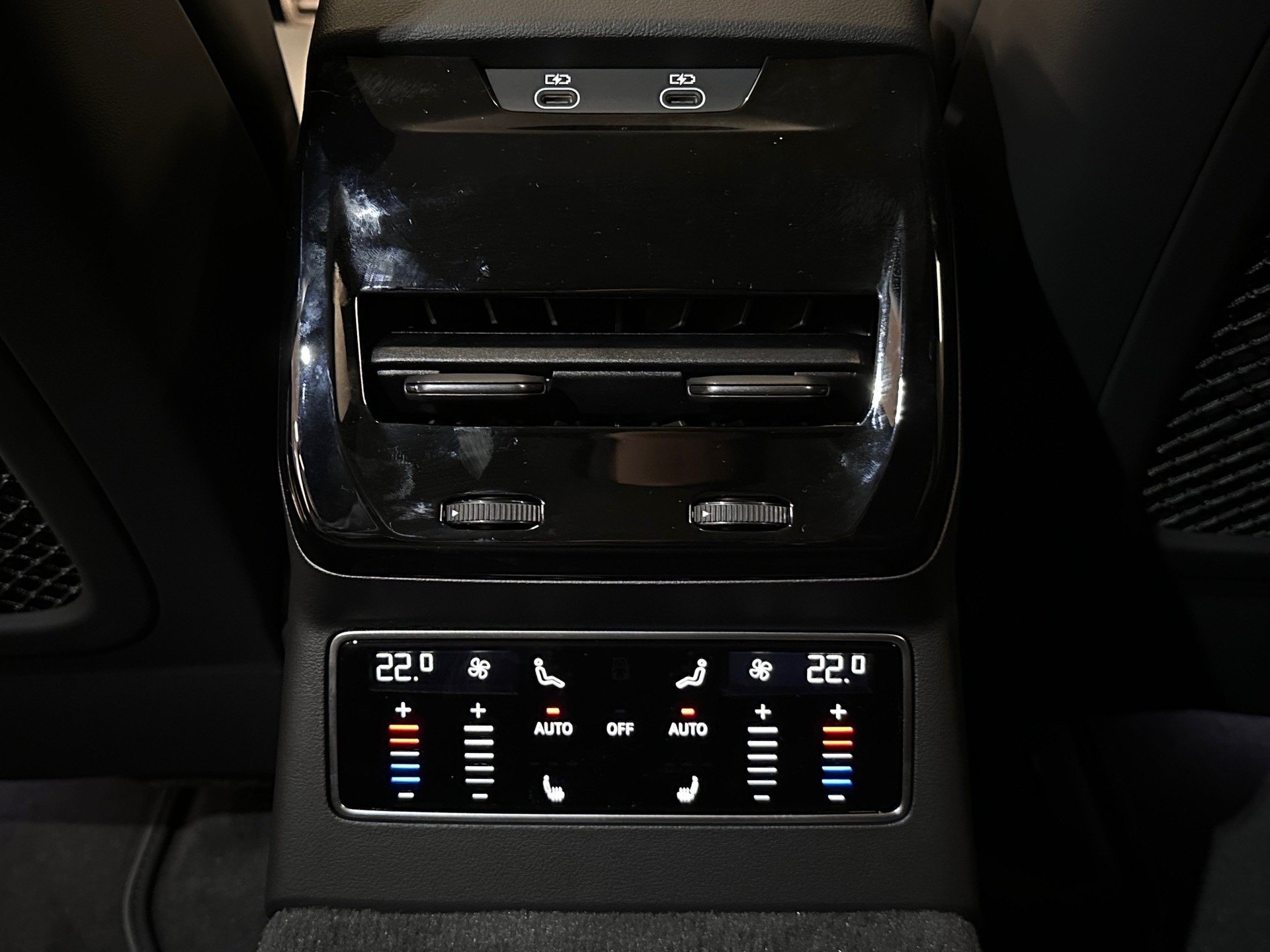 AUDI A6 Avant TFSI quattro 270 kW S tronic-image-14