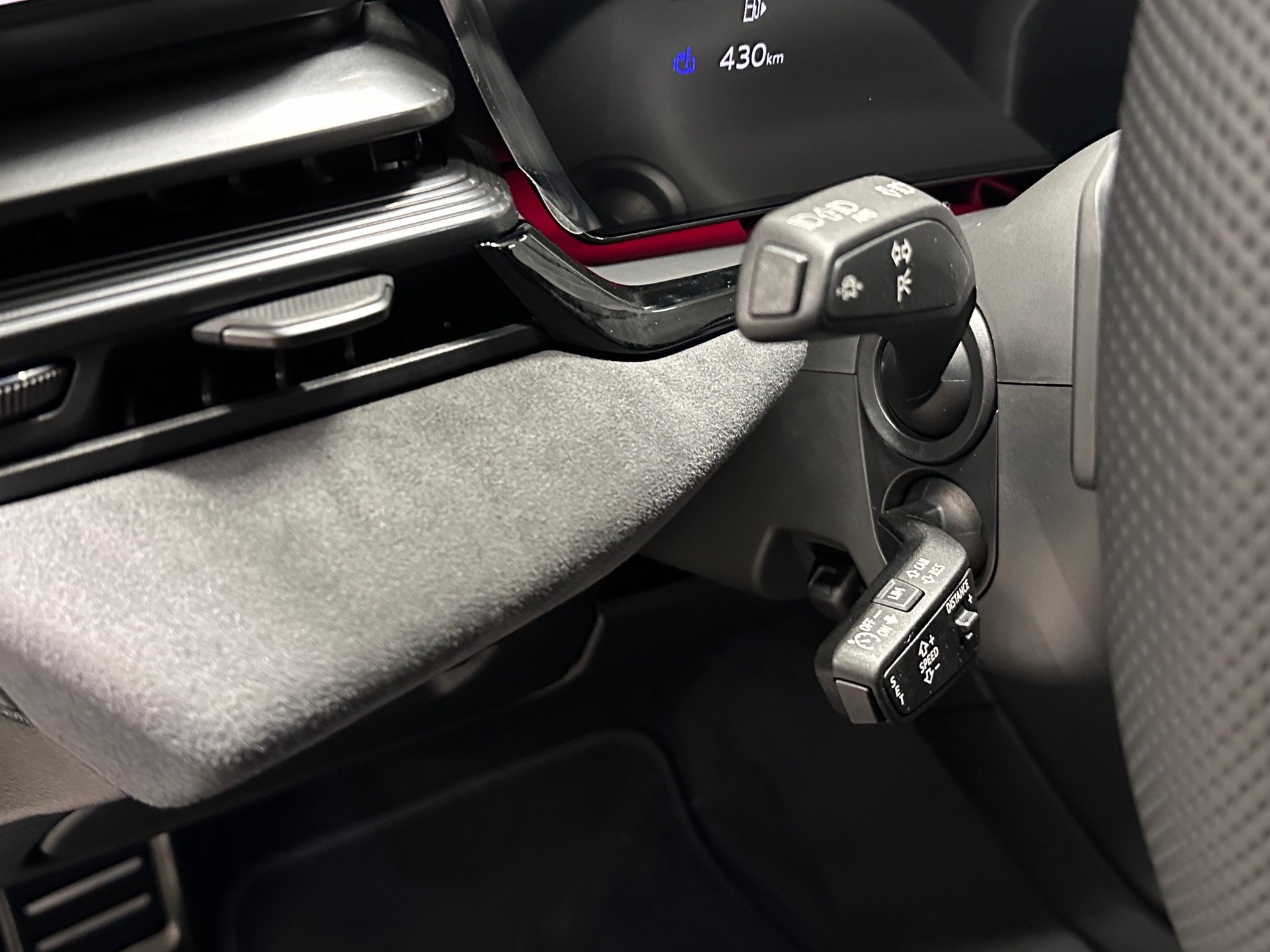 AUDI A6 Avant TFSI quattro 270 kW S tronic-image-12