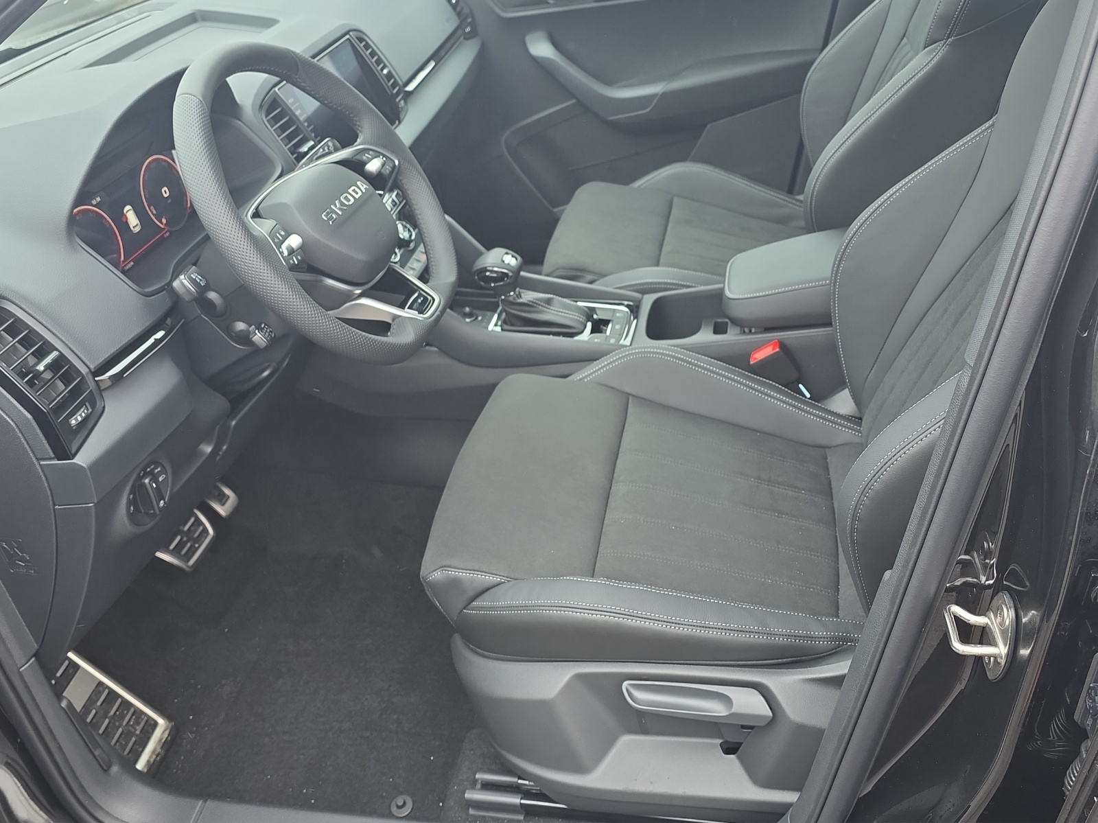 SKODA Karoq 2.0 TSI SportLine 4x4 DSG-image-3