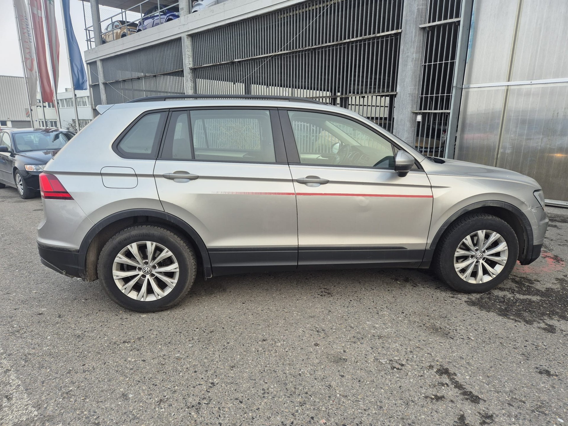 VW Tiguan 2.0 TDI SCR Sound 4Motion DSG-image-5