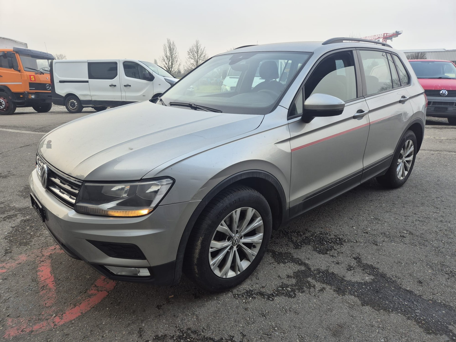 VW Tiguan 2.0 TDI SCR Sound 4Motion DSG-image-2