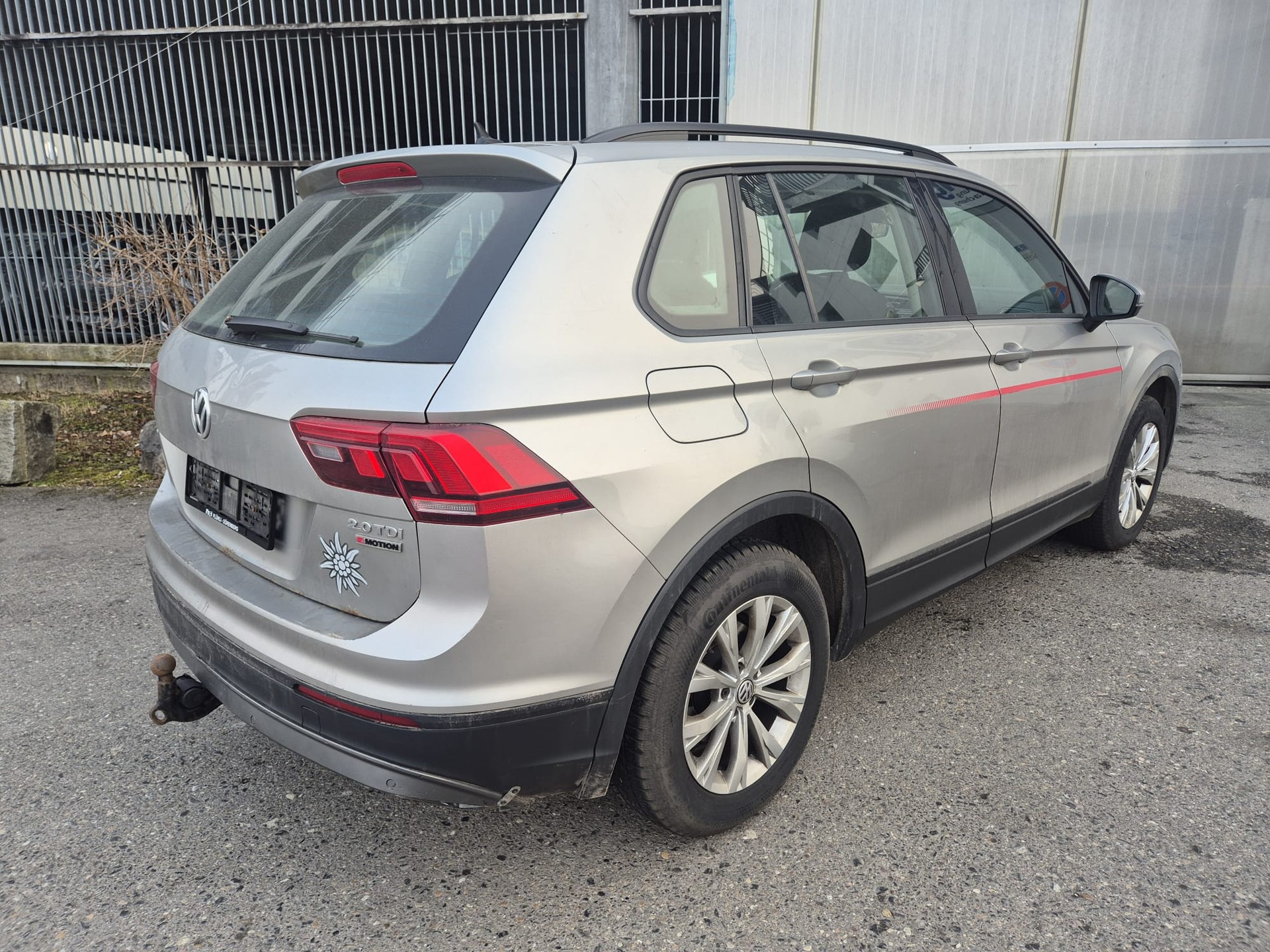 VW Tiguan 2.0 TDI SCR Sound 4Motion DSG-image-3