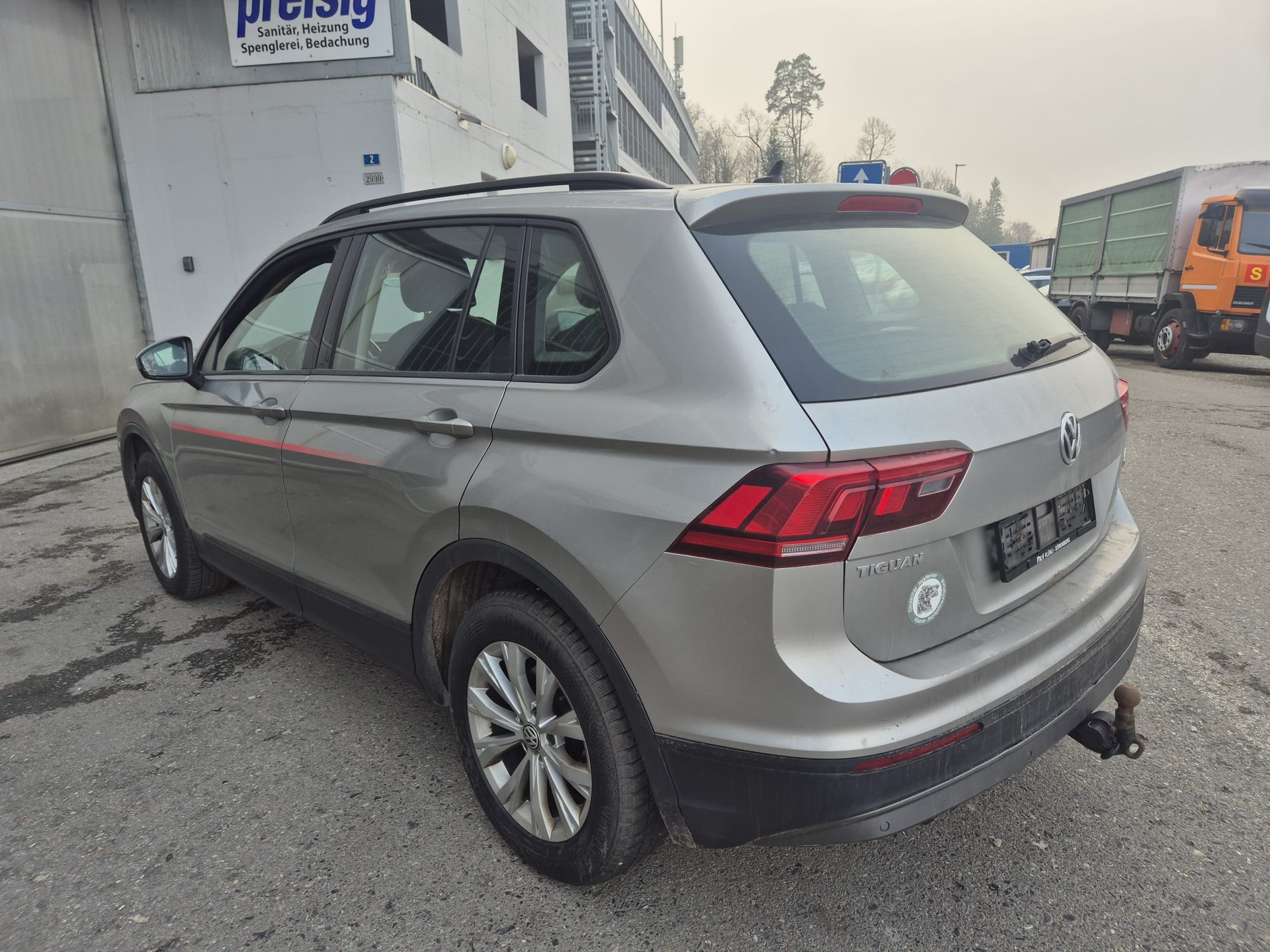 VW Tiguan 2.0 TDI SCR Sound 4Motion DSG-image-4