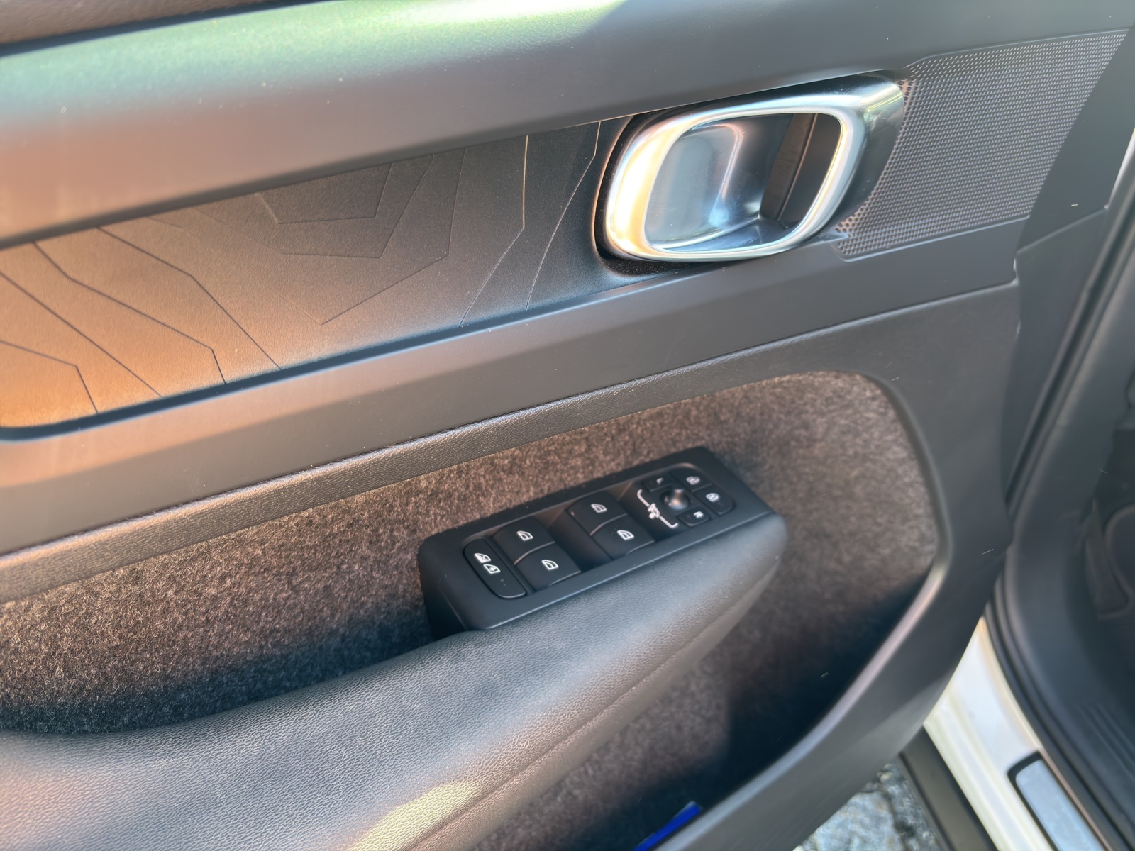 VOLVO C40 P8 Twin Recharge Plus AWD-image-12