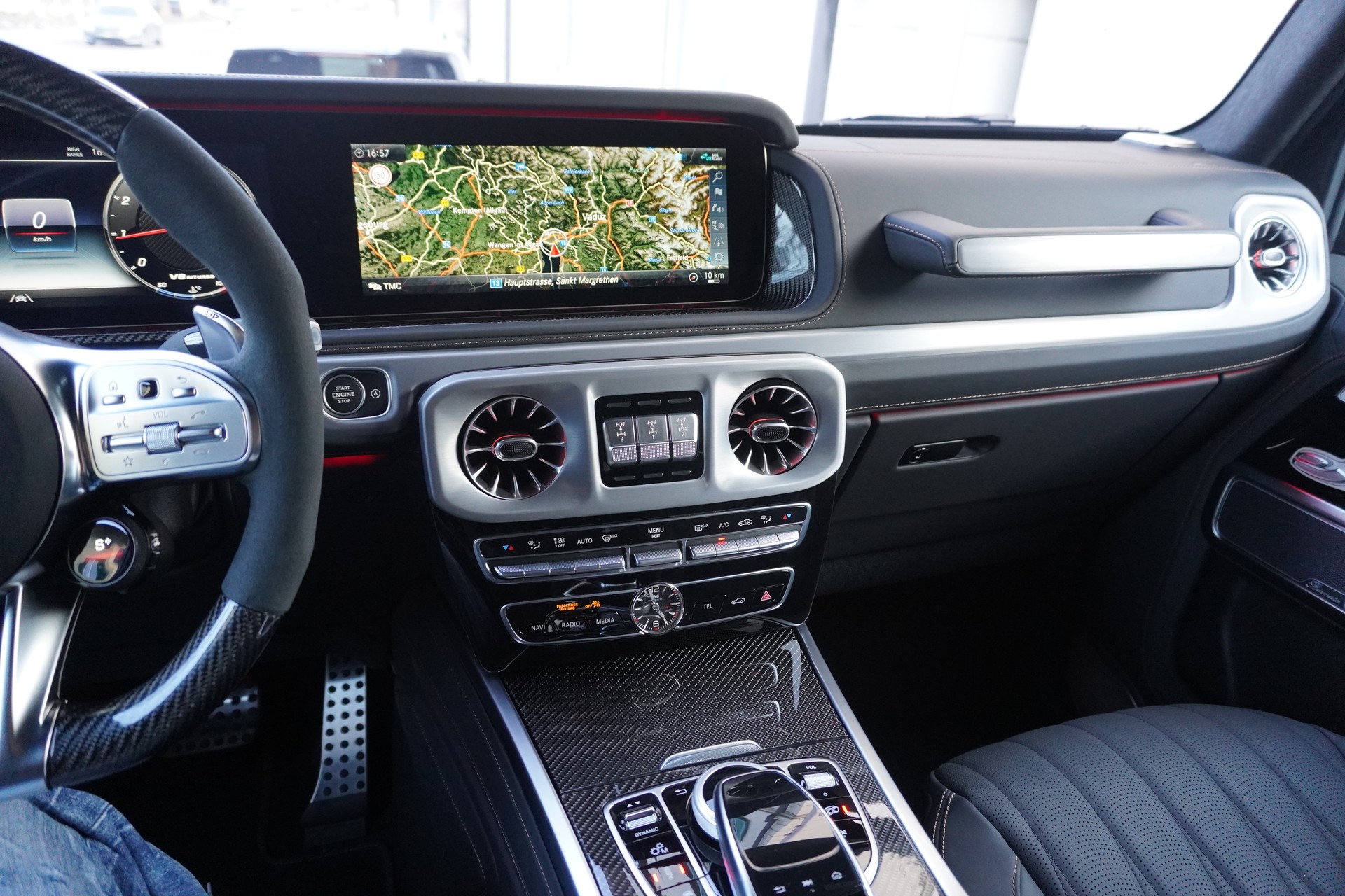 MERCEDES-BENZ G 63 AMG Speedshift Plus G-Tronic 4*42-image-8