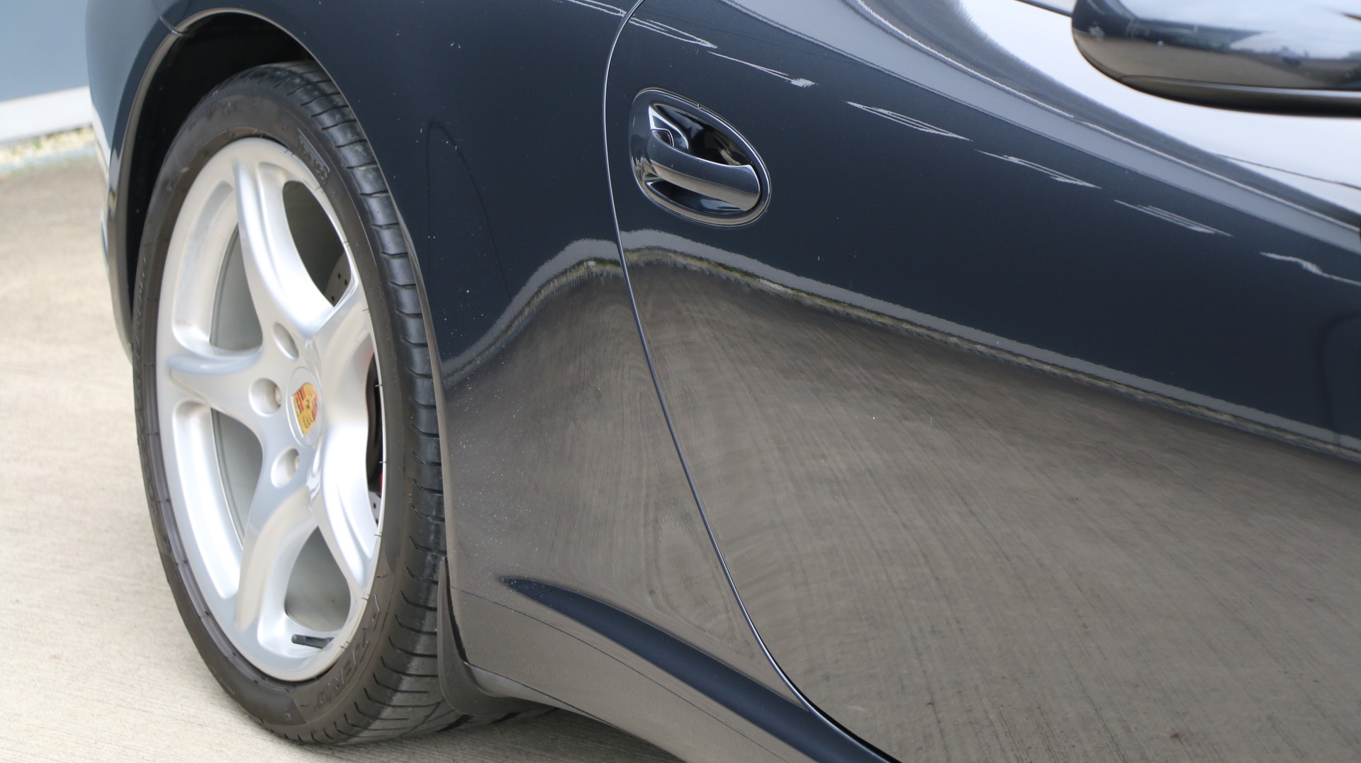 PORSCHE 911 Carrera S-image-11