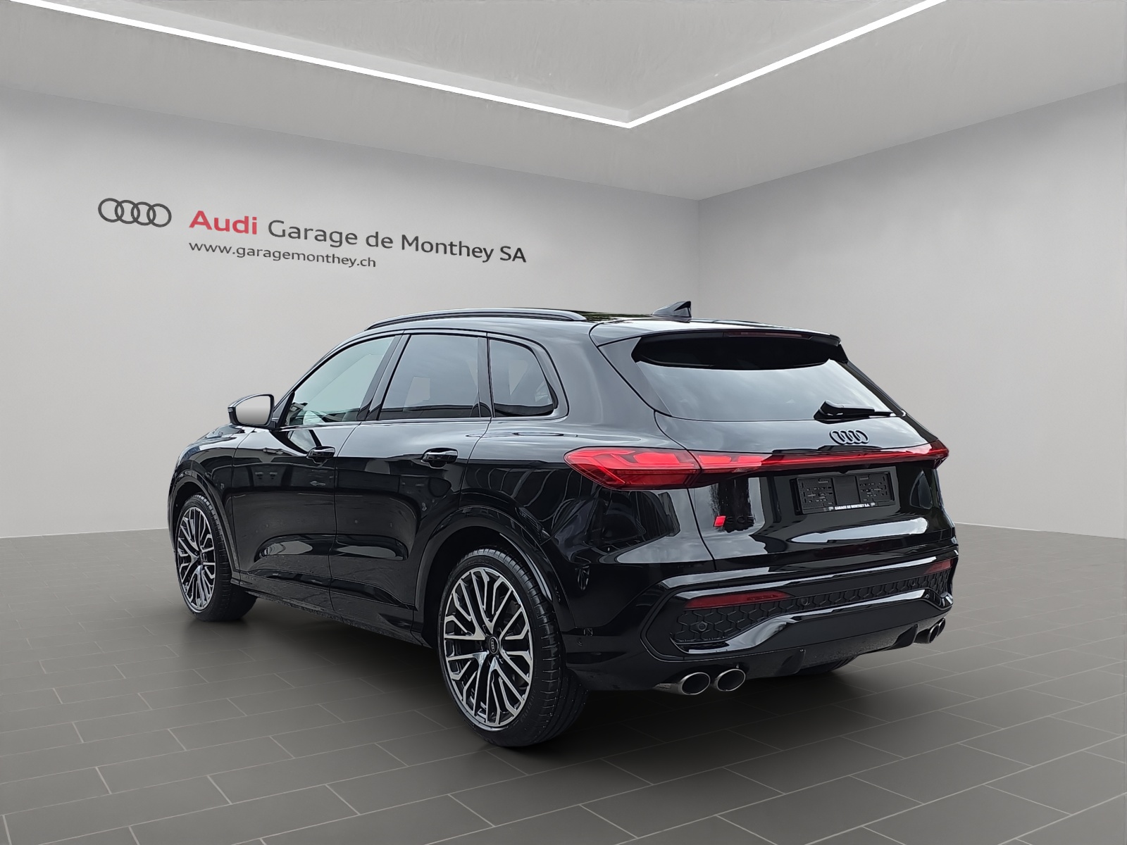 AUDI SQ5 TFSI quattro S-tronic-image-3