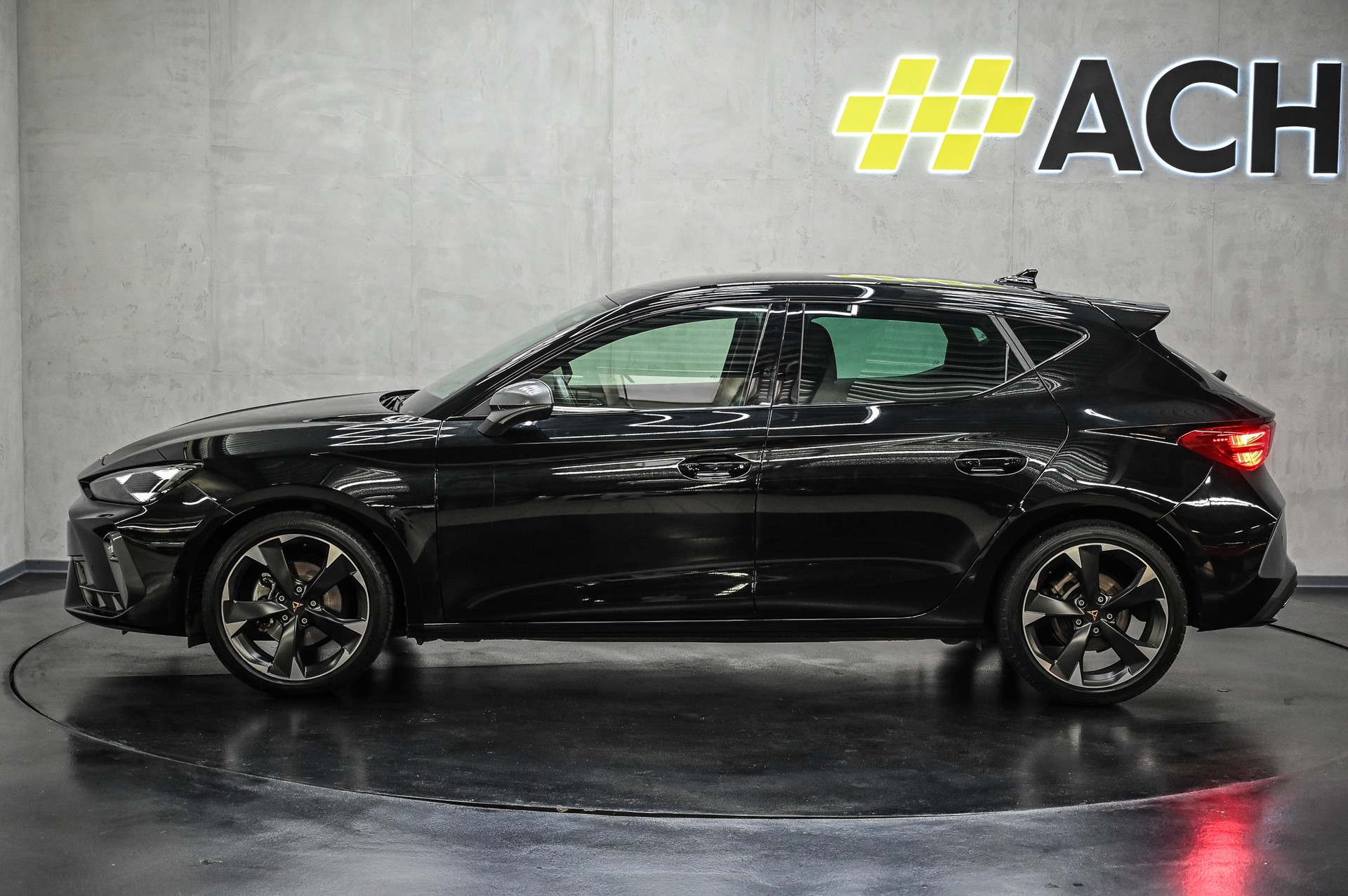 CUPRA Leon 2.0 TDI DSG-image-4