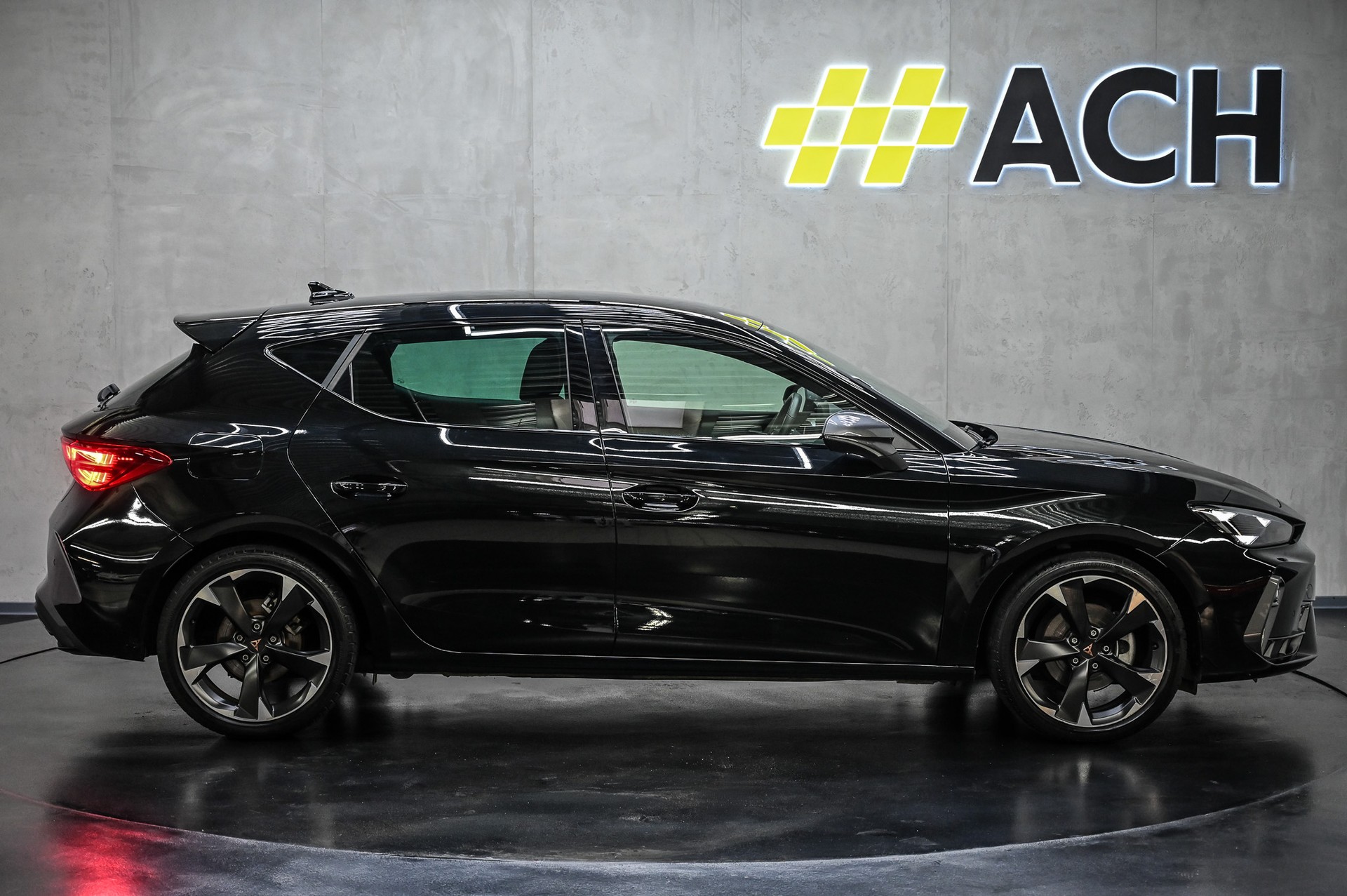 CUPRA Leon 2.0 TDI DSG-image-10