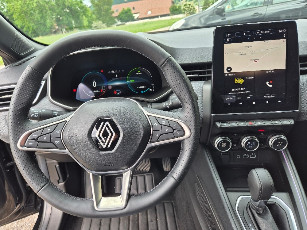 RENAULT Clio 1.6 E-Tech Techno-image-4