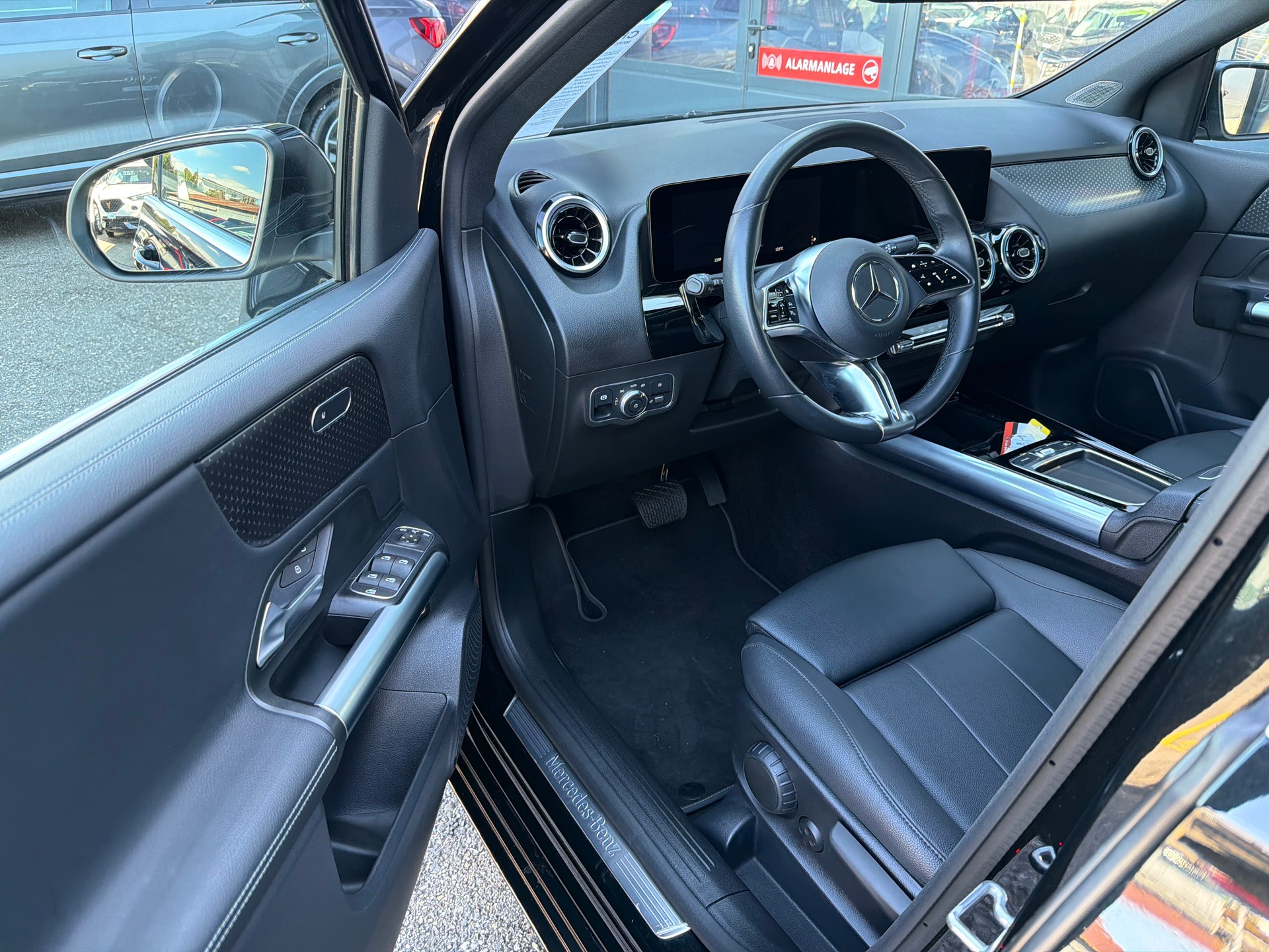 MERCEDES-BENZ B 180 7G-DCT-image-8