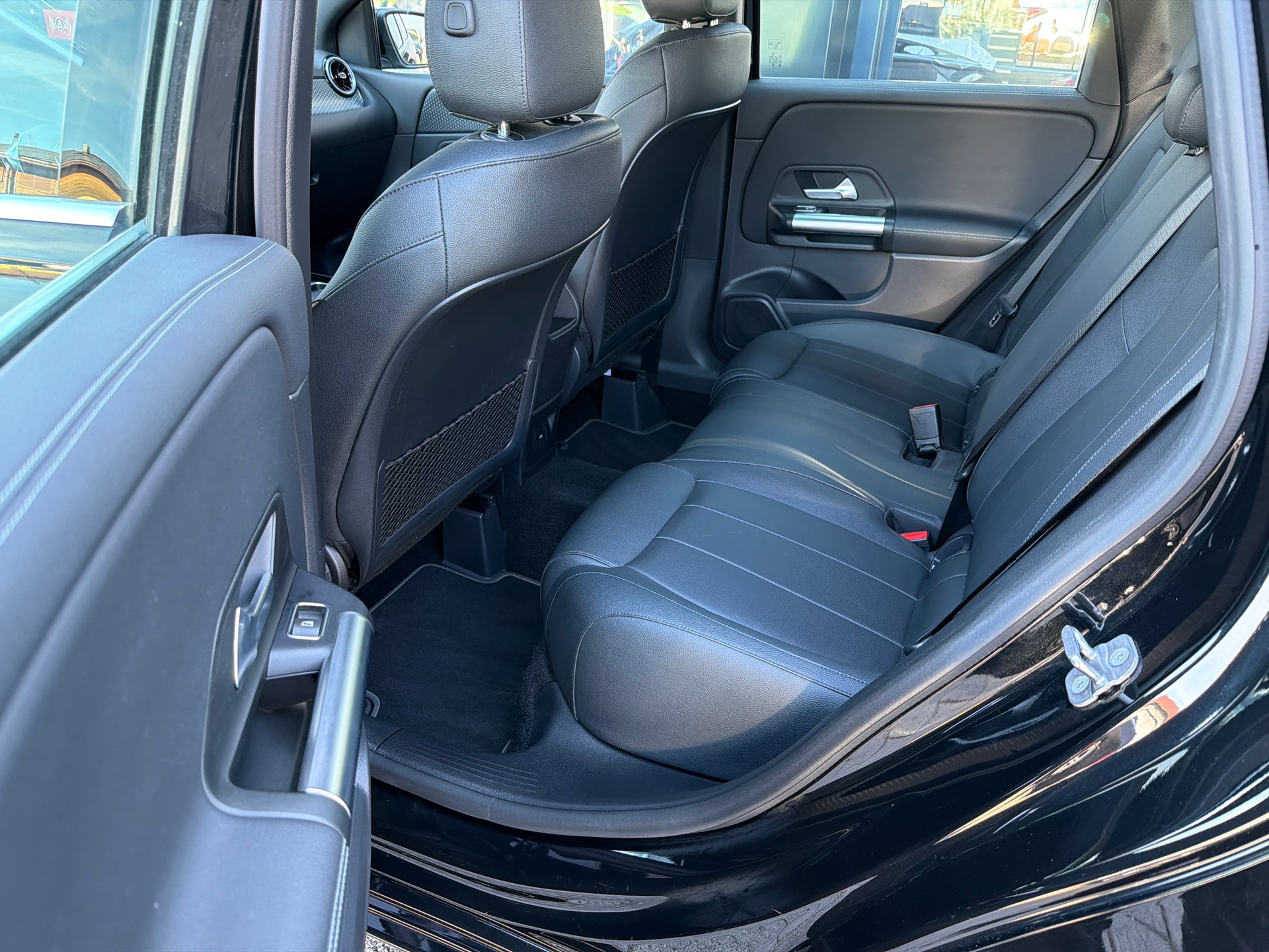 MERCEDES-BENZ B 180 7G-DCT-image-7