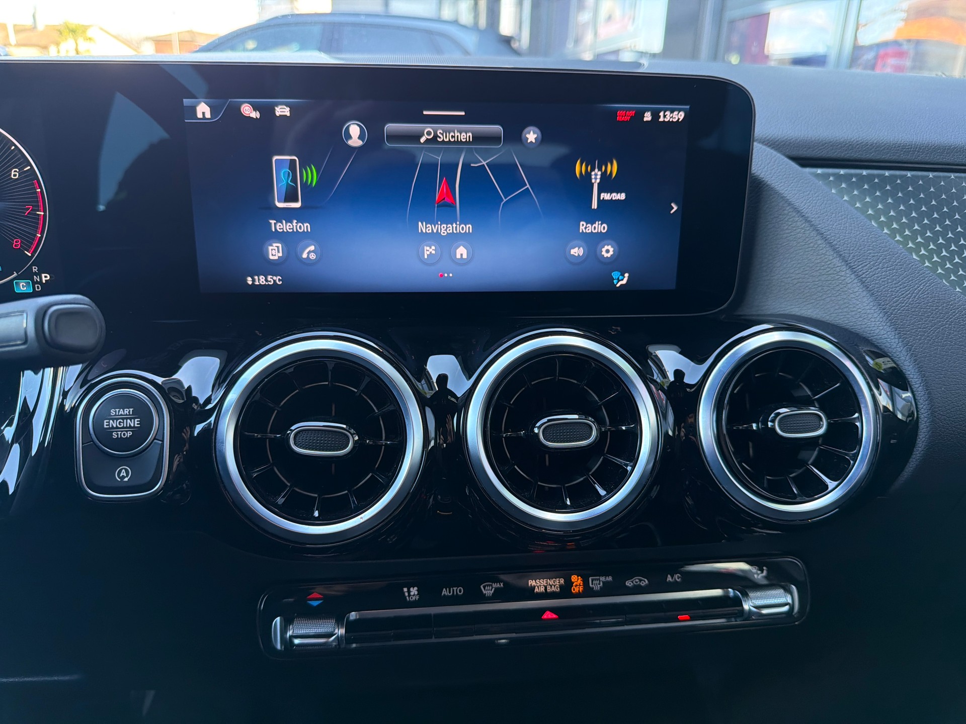 MERCEDES-BENZ B 180 7G-DCT-image-11