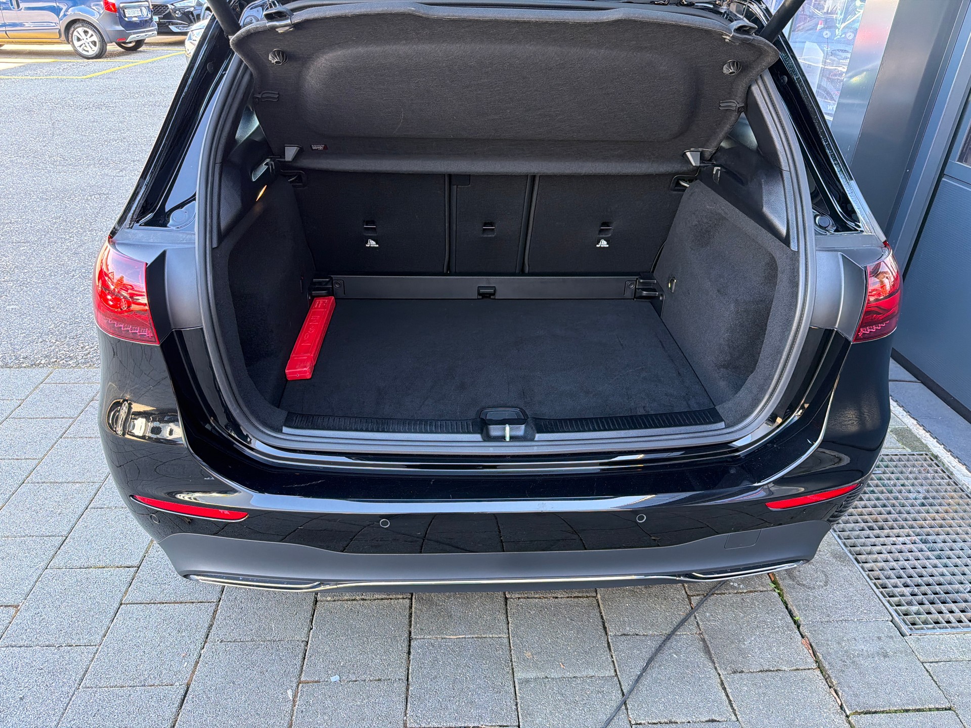 MERCEDES-BENZ B 180 7G-DCT-image-5