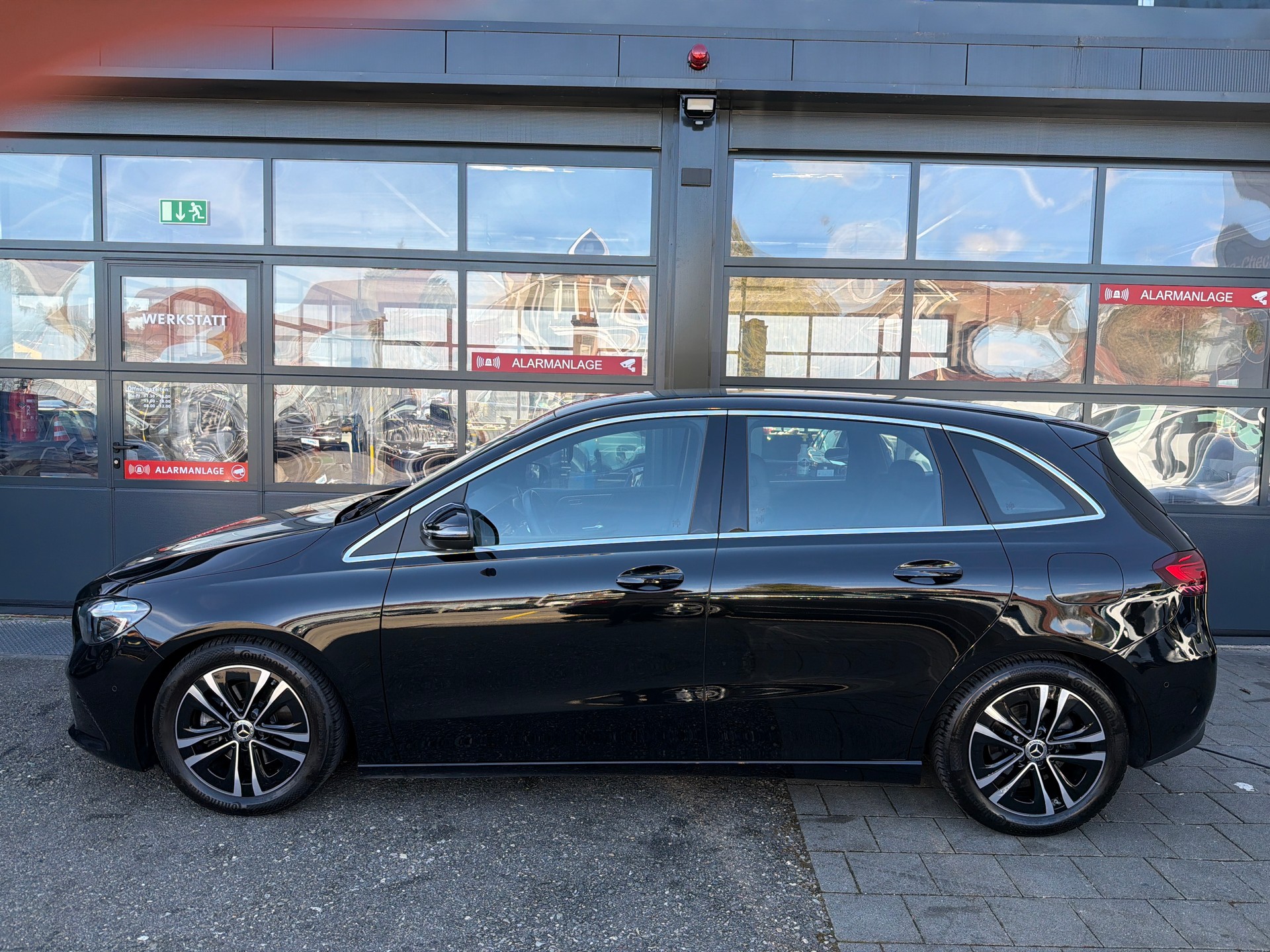 MERCEDES-BENZ B 180 7G-DCT-image-2