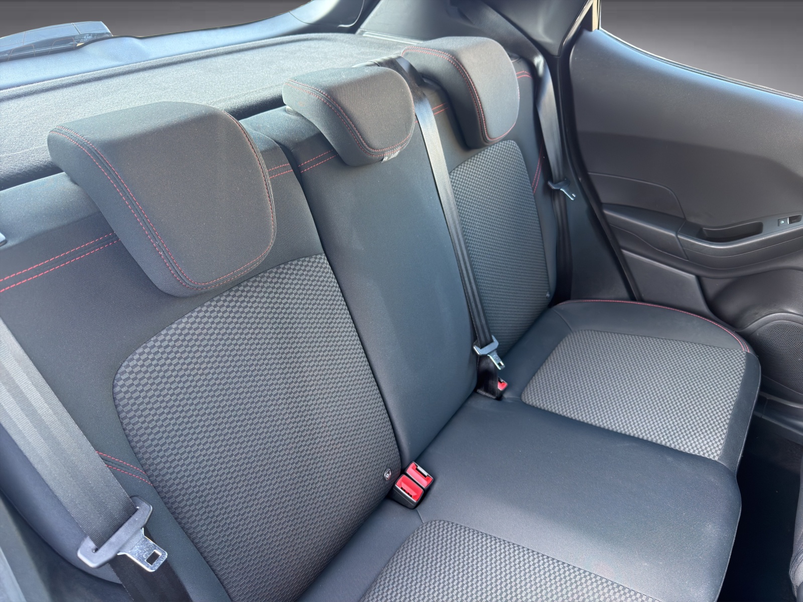 FORD Fiesta 1.0 EcoB Hybrid ST-Line X-image-14