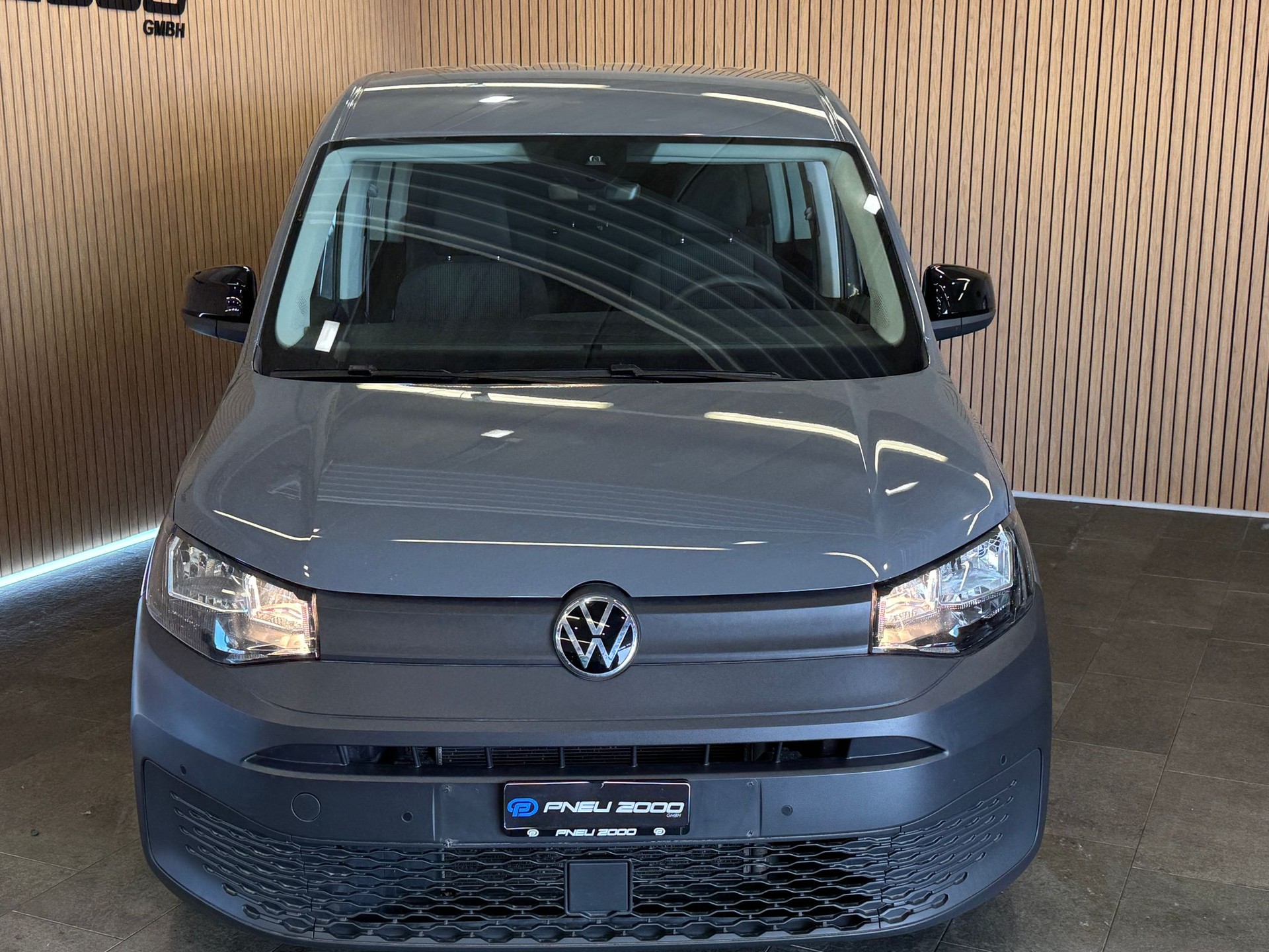 VW Caddy Maxi 2.0 TDI-image-1