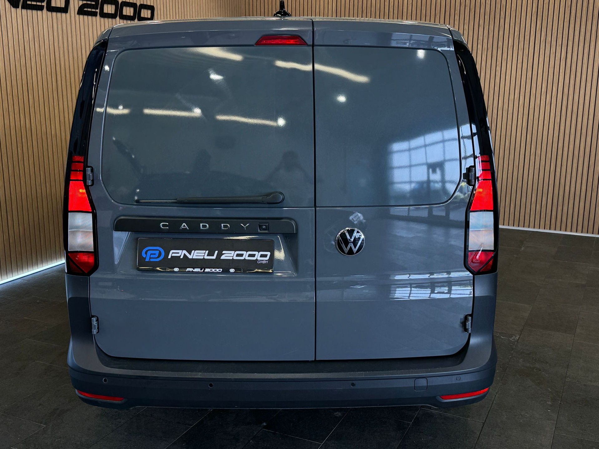 VW Caddy Maxi 2.0 TDI-image-4