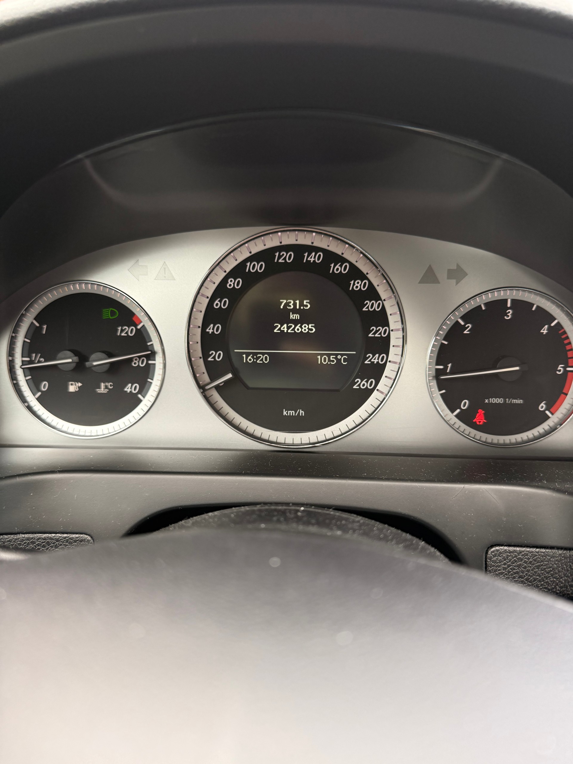MERCEDES-BENZ C 250-image-12