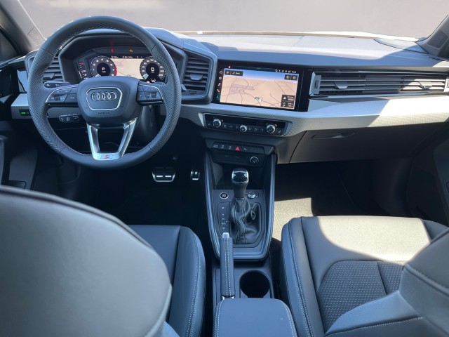 AUDI A1 Sportback 30 TFSI S Line Attraction S-tronic-image-11