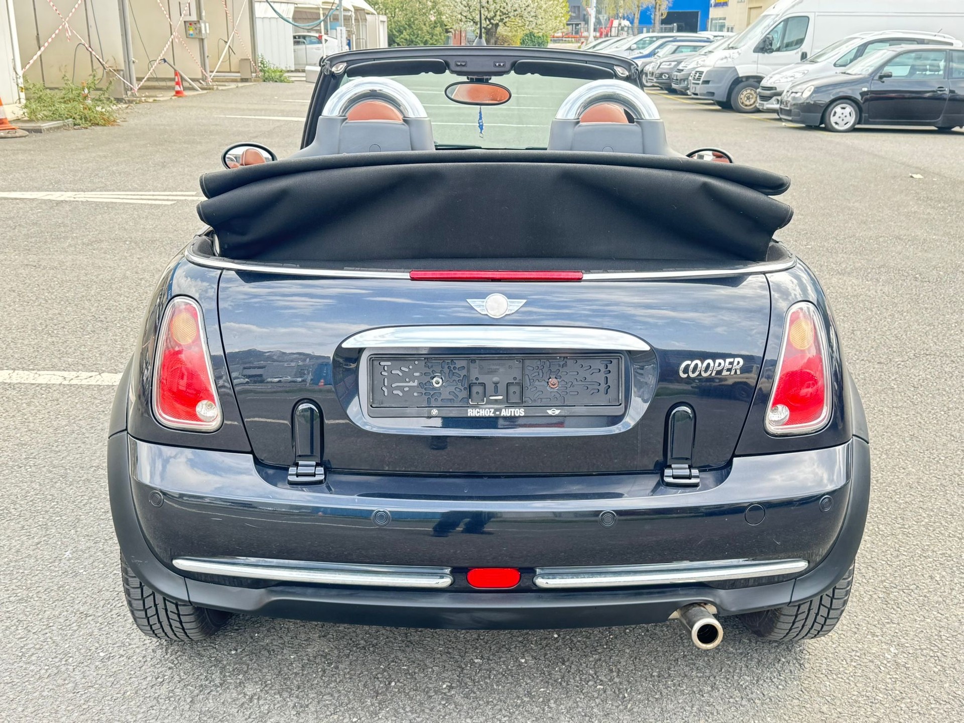 MINI Cooper Cabriolet-image-7