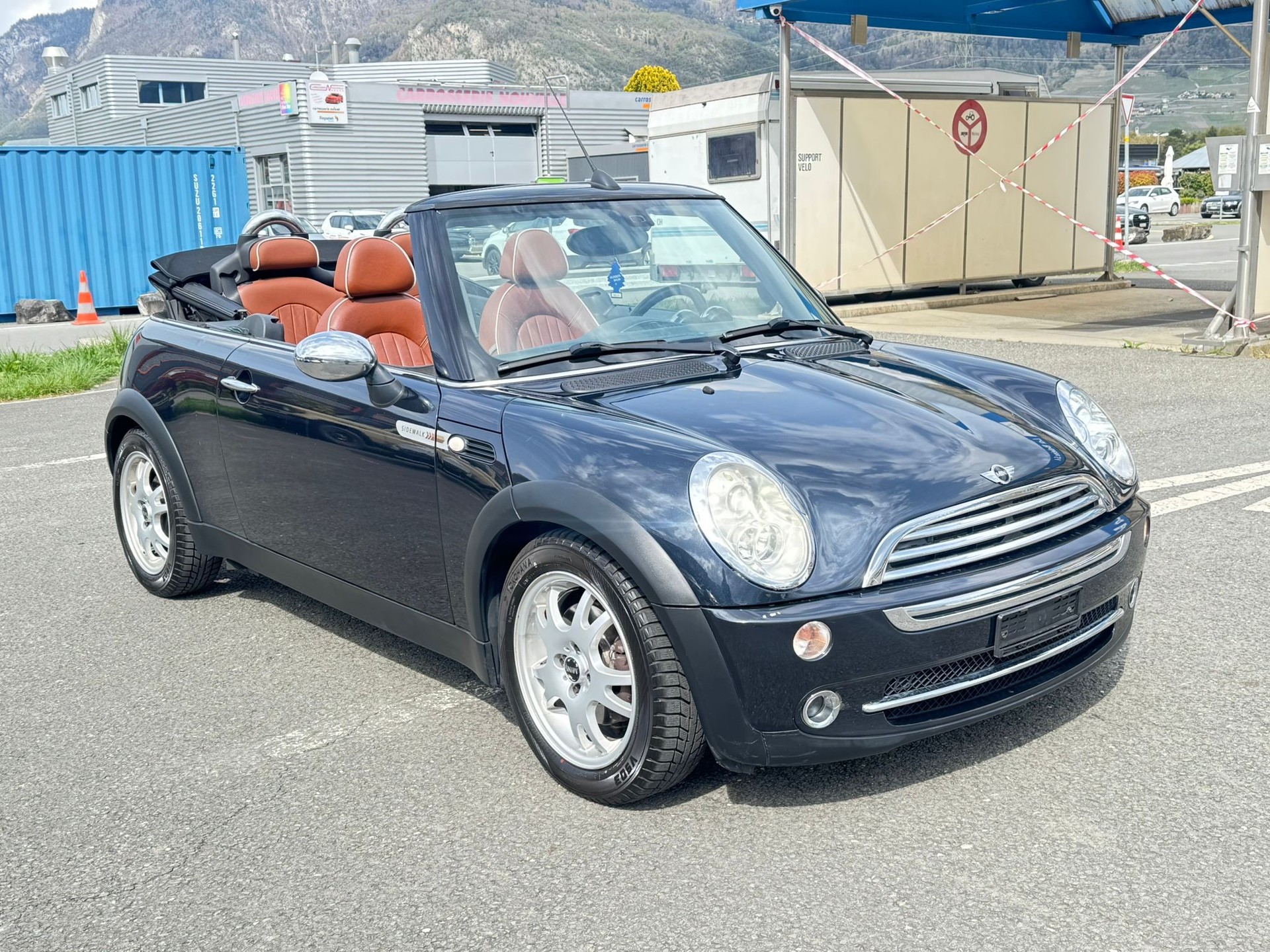 MINI Cooper Cabriolet-image-1