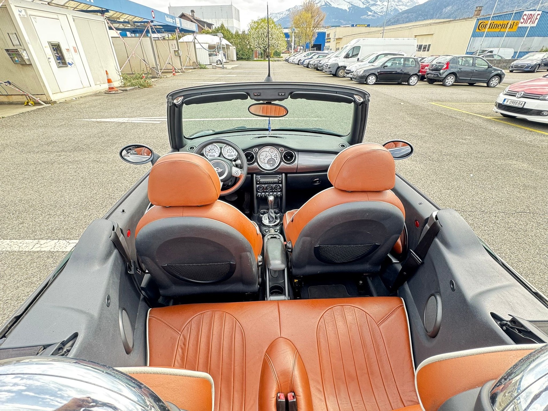 MINI Cooper Cabriolet-image-10