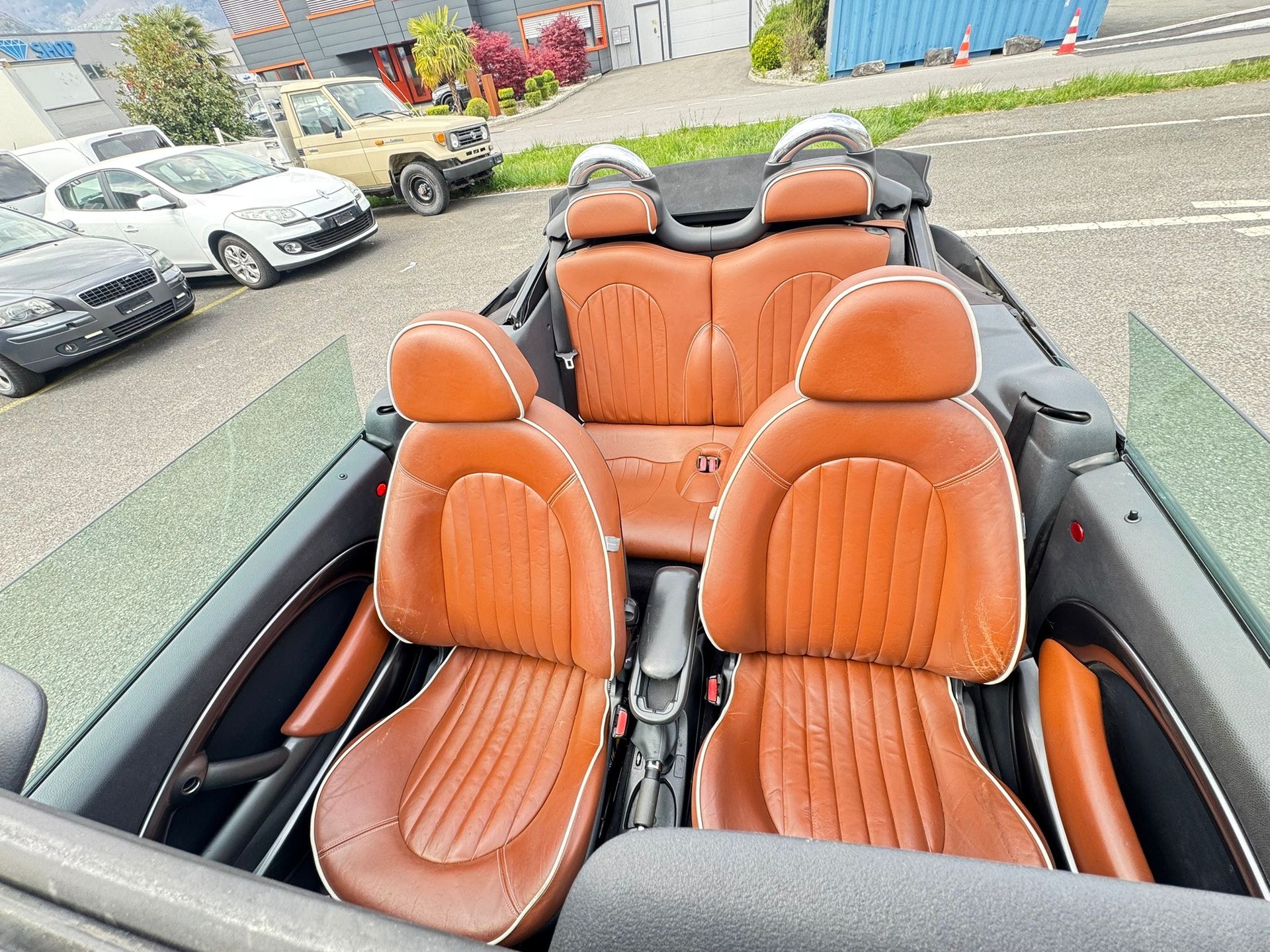 MINI Cooper Cabriolet-image-11