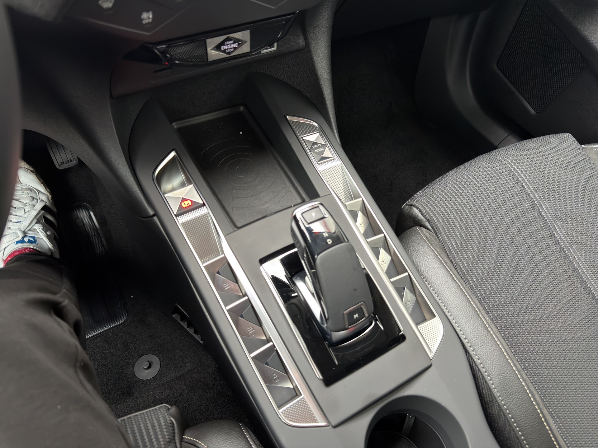 DS AUTOMOBILES DS3 1.2 MHEV Performance-image-10