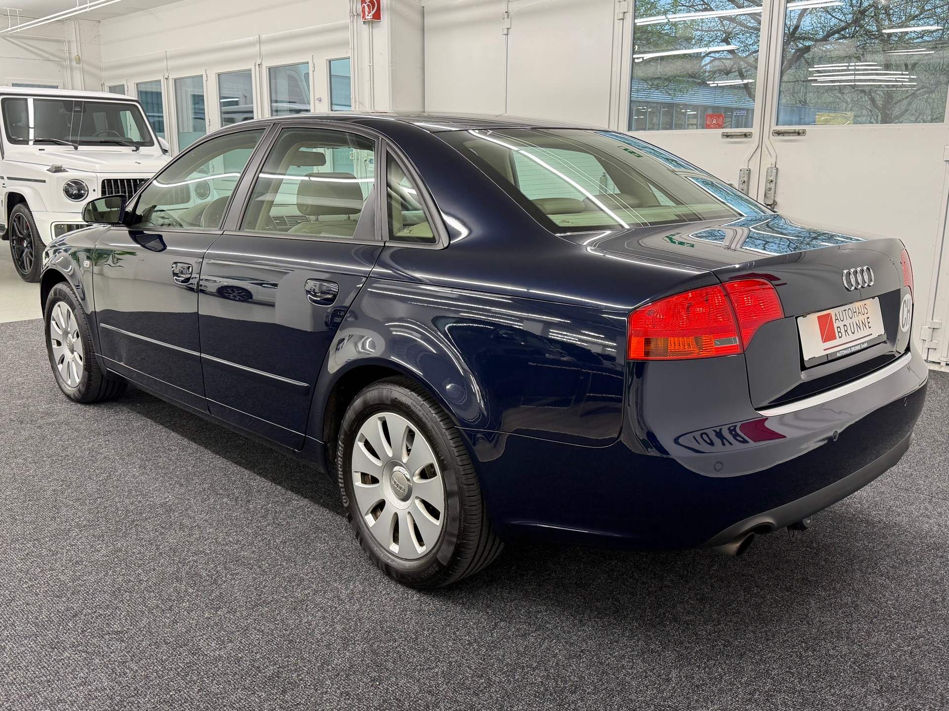 AUDI A4 Limousine 3.2 FSI QUATTRO + AHK-image-4