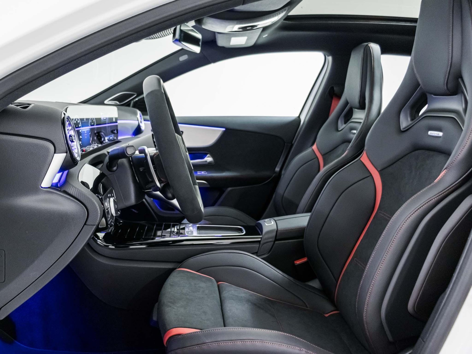 MERCEDES-BENZ A 45 S AMG 4MATIC+-image-6