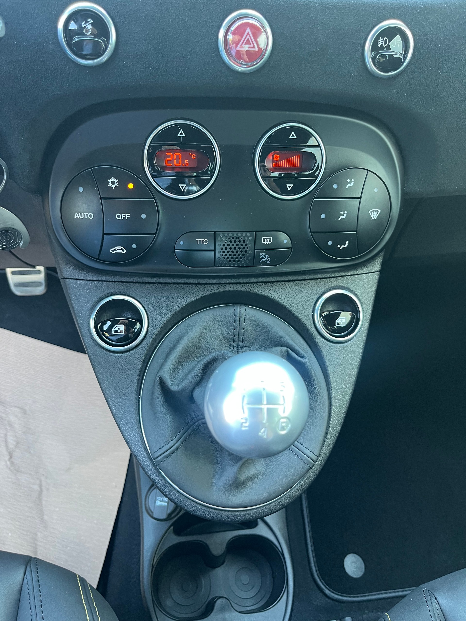 FIAT 695 1.4 16V Turbo Abarth Turismo-image-9