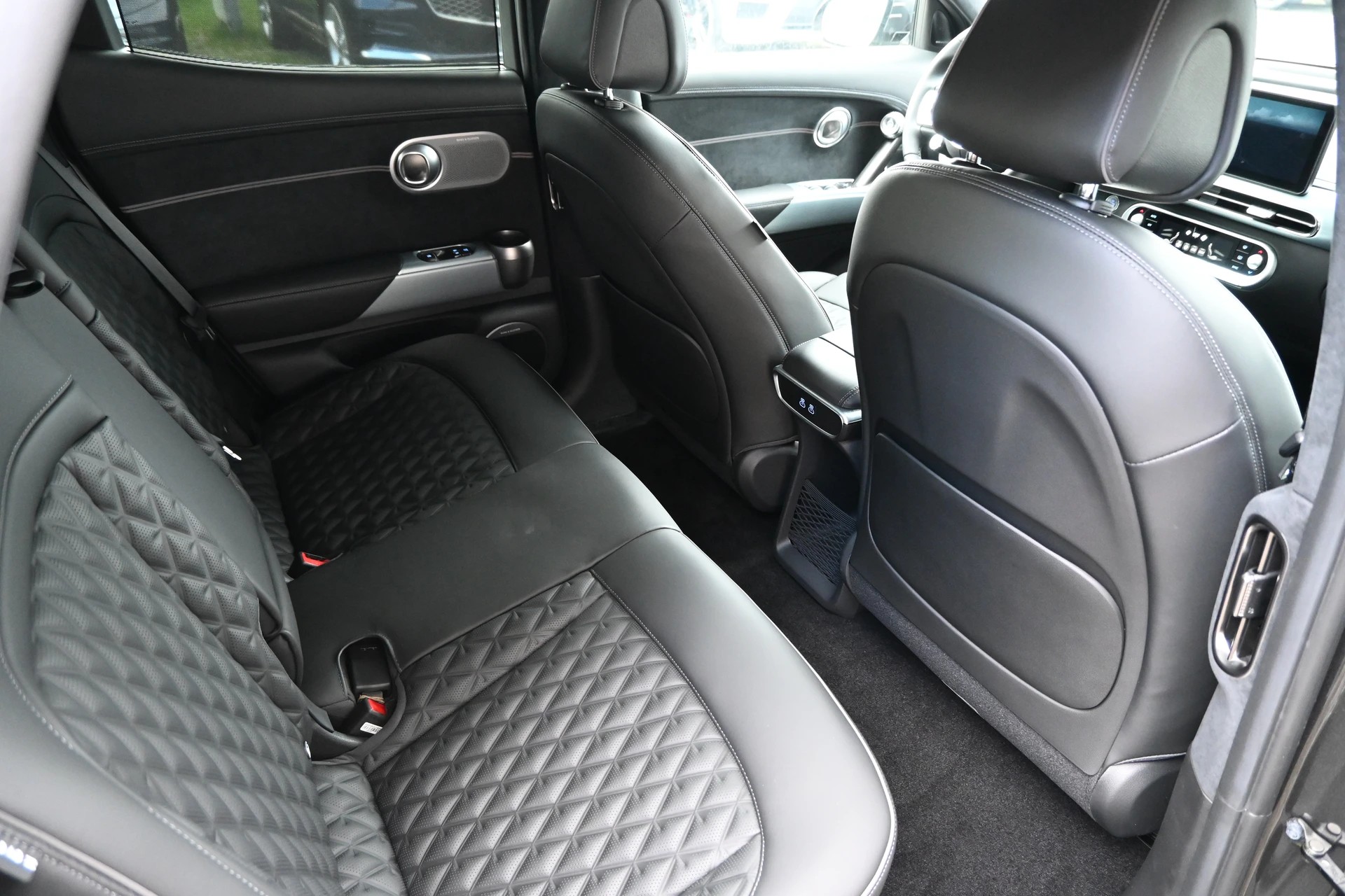 GENESIS GV60 77.4 kWh Sport Plus AWD 490PS 4X4 (CH Auto) + Werksgarantie 09.2029-image-14