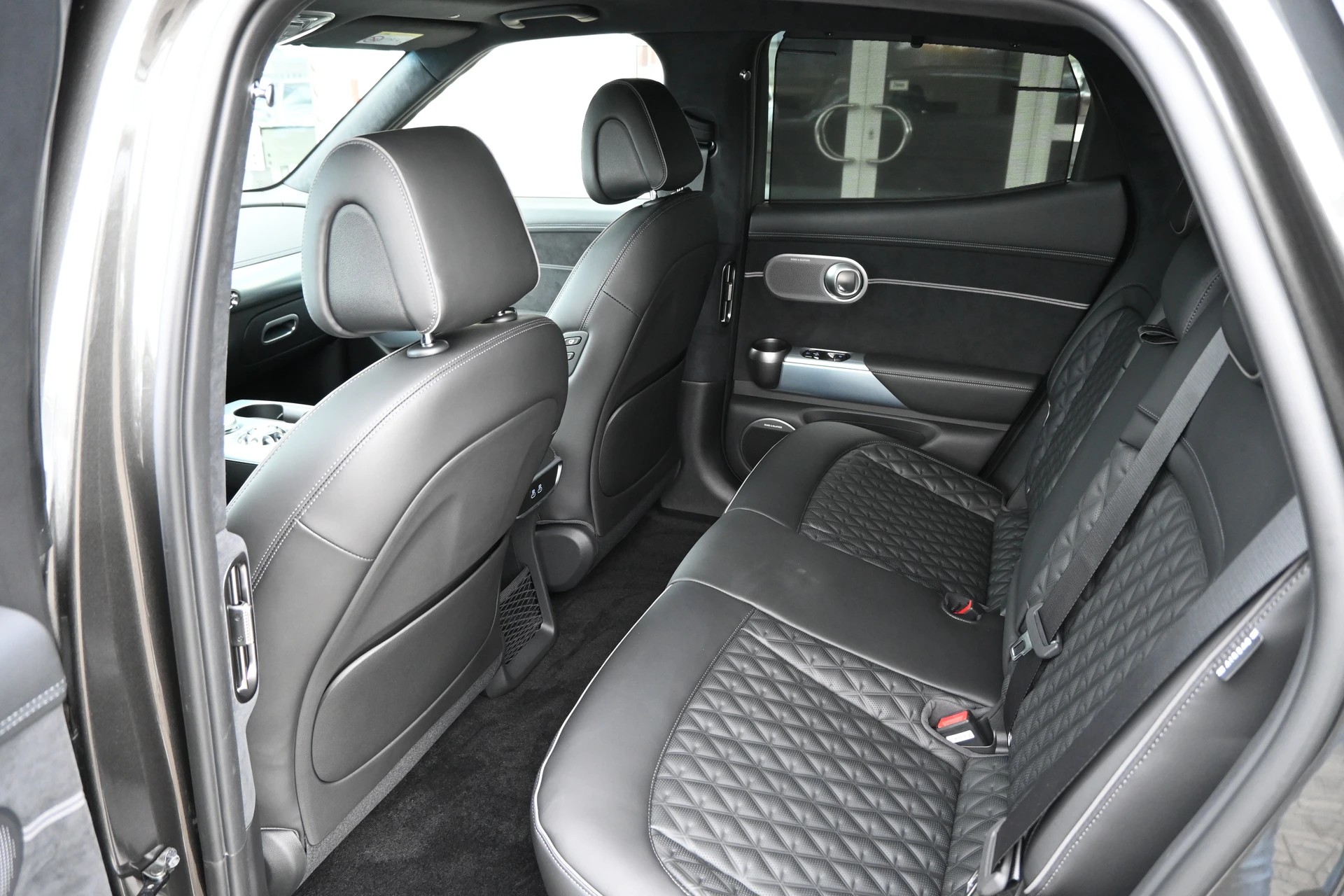 GENESIS GV60 77.4 kWh Sport Plus AWD 490PS 4X4 (CH Auto) + Werksgarantie 09.2029-image-13