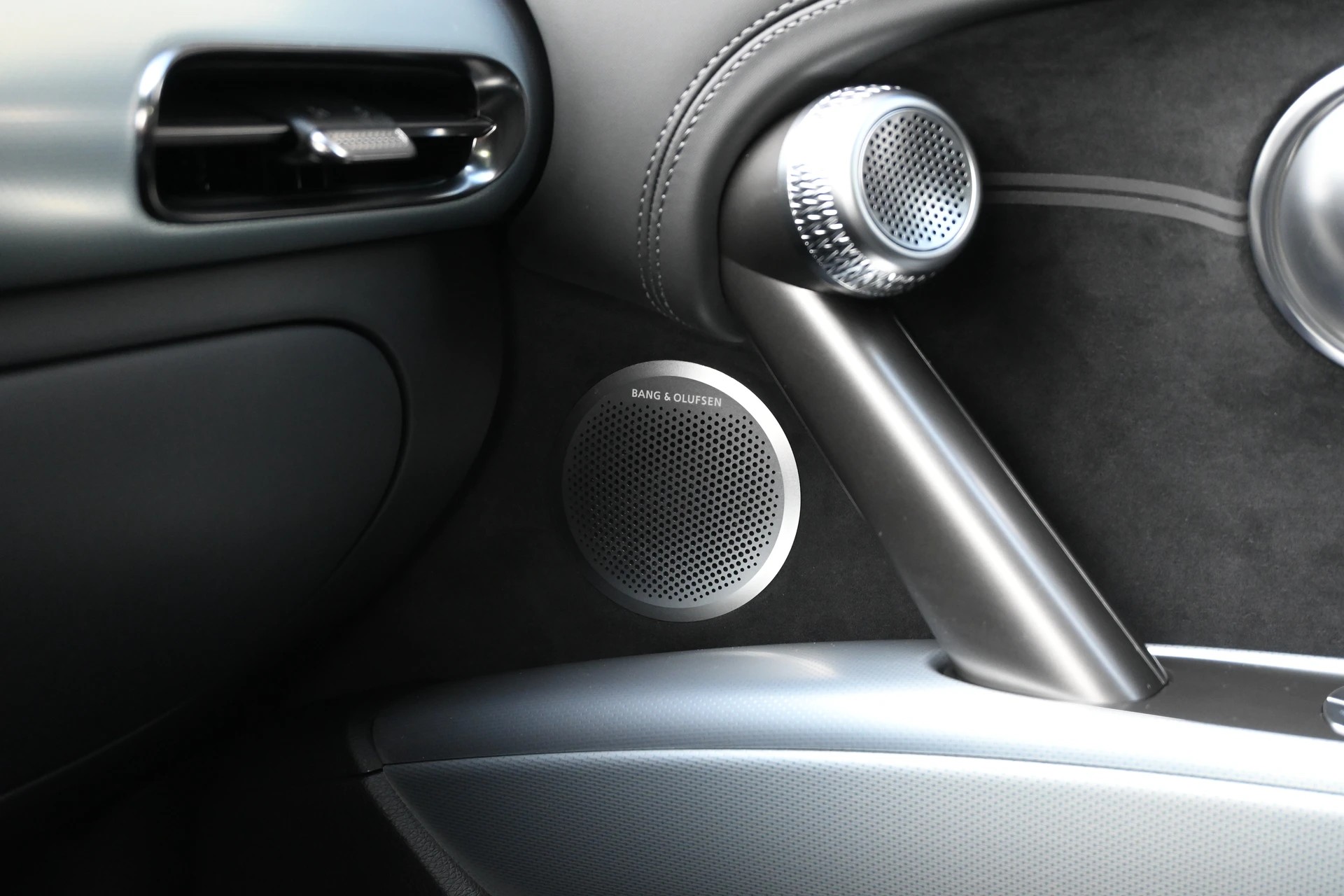 GENESIS GV60 77.4 kWh Sport Plus AWD 490PS 4X4 (CH Auto) + Werksgarantie 09.2029-image-17