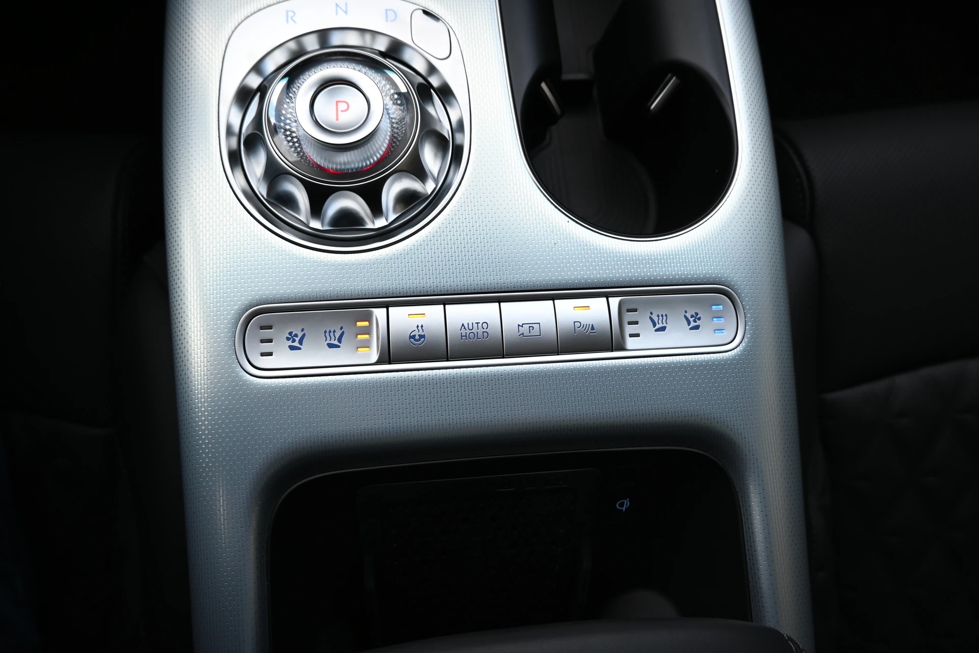 GENESIS GV60 77.4 kWh Sport Plus AWD 490PS 4X4 (CH Auto) + Werksgarantie 09.2029-image-19